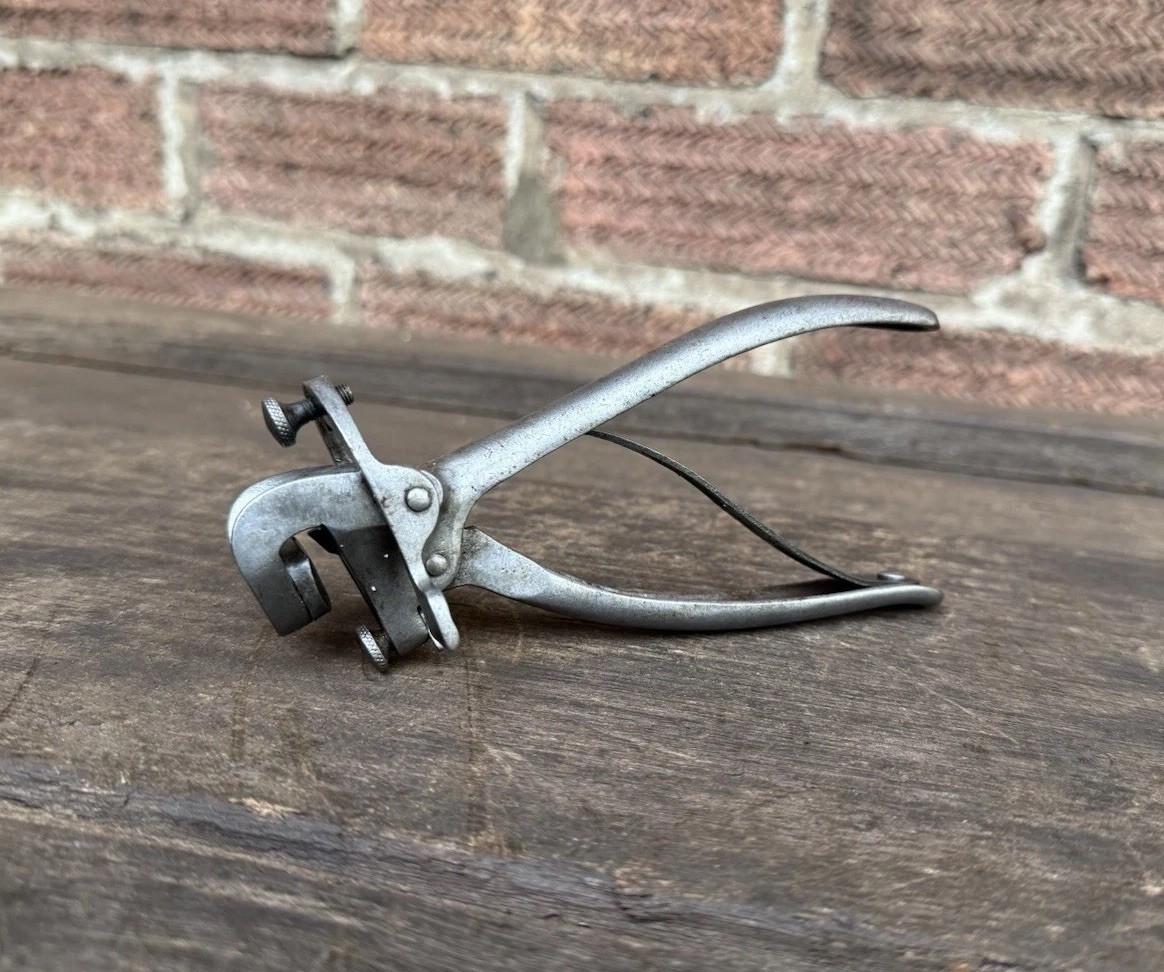 Vintage 6” H Disston & Sons Saw Set Saw Setting Pliers Carpenter Old Tool
