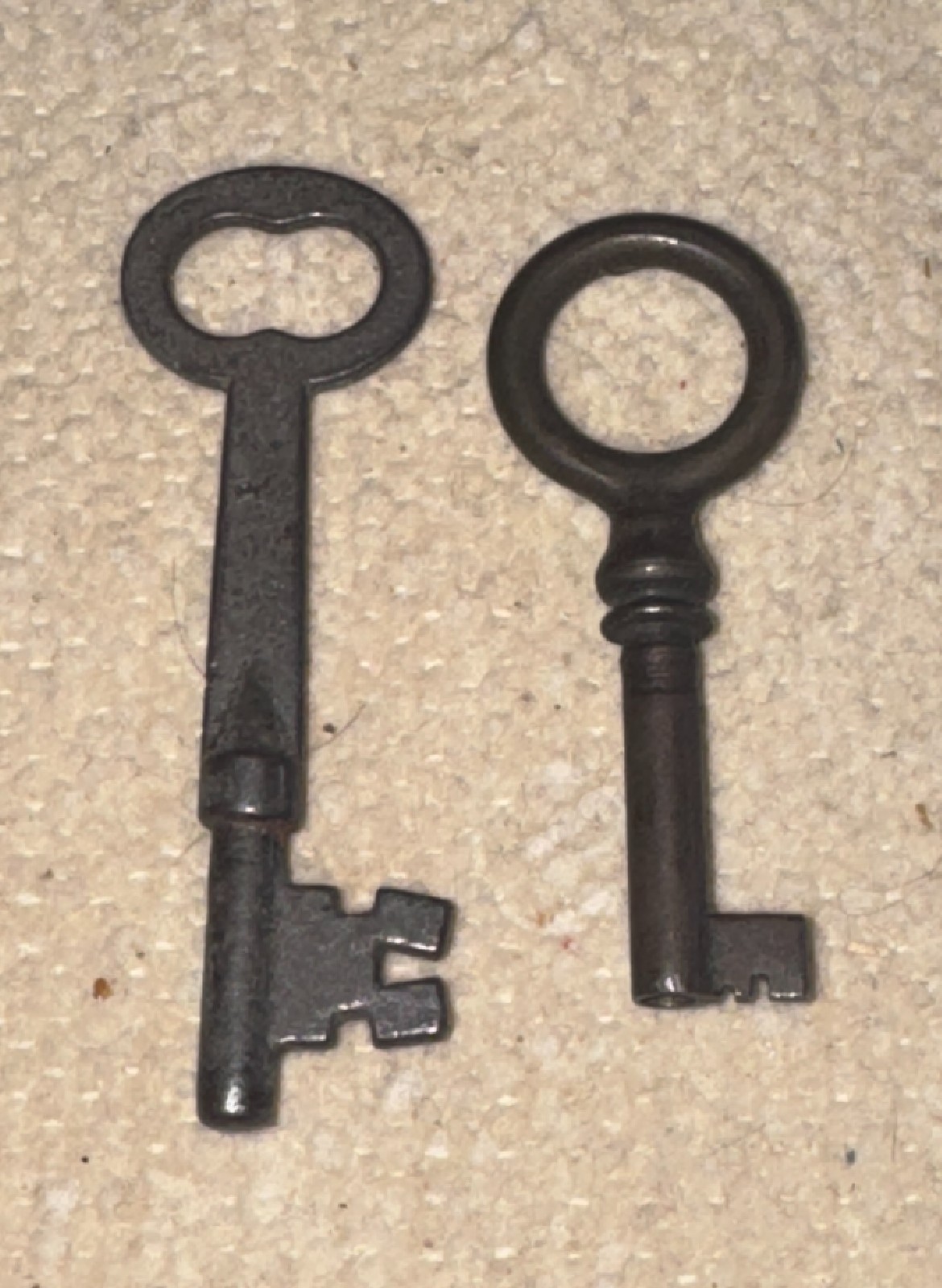 2 Antique Unmarked Skeleton Keys, One Solid and One Hollow