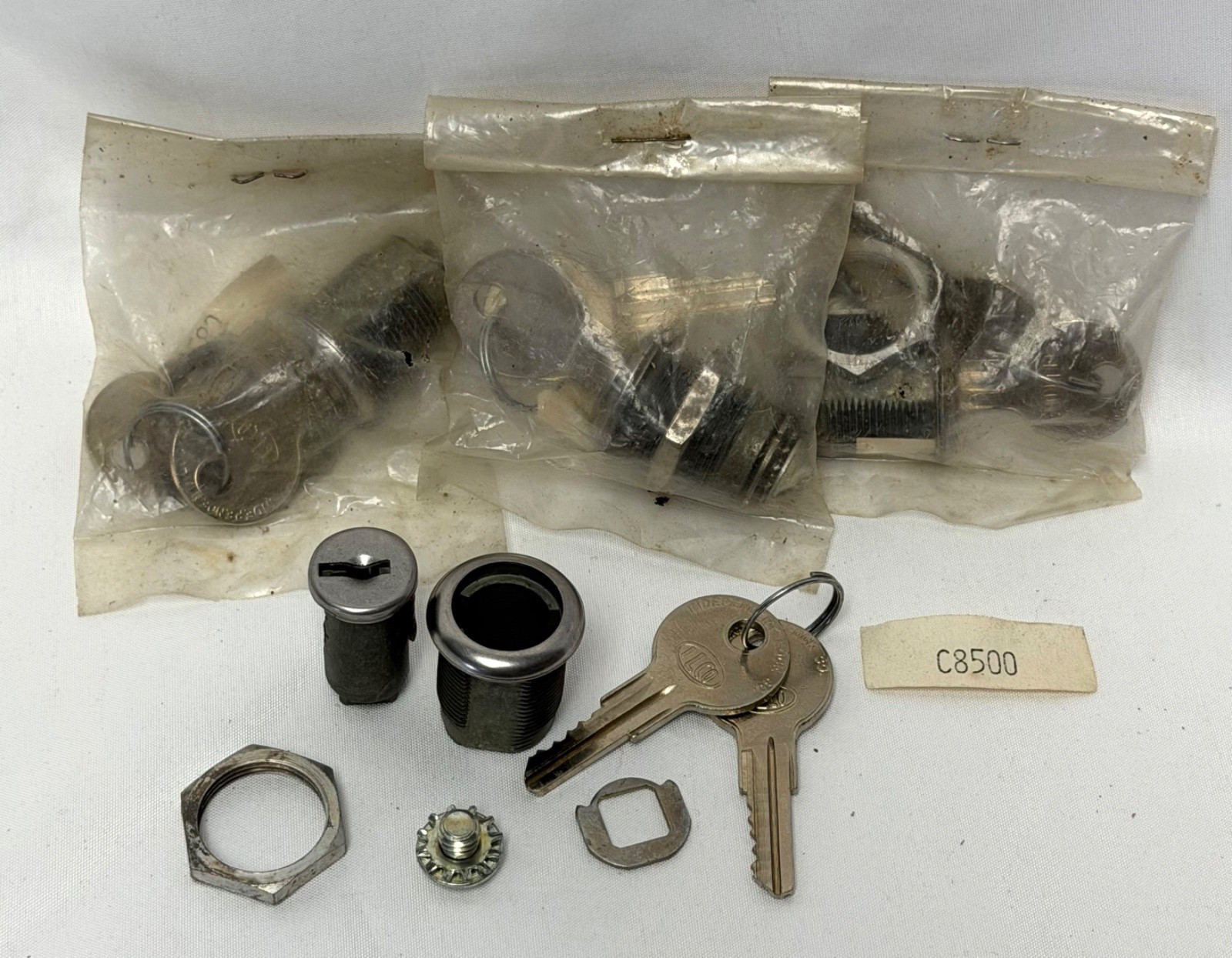 ILCO Cylinder Lock with Key Set of THREE New in Bag