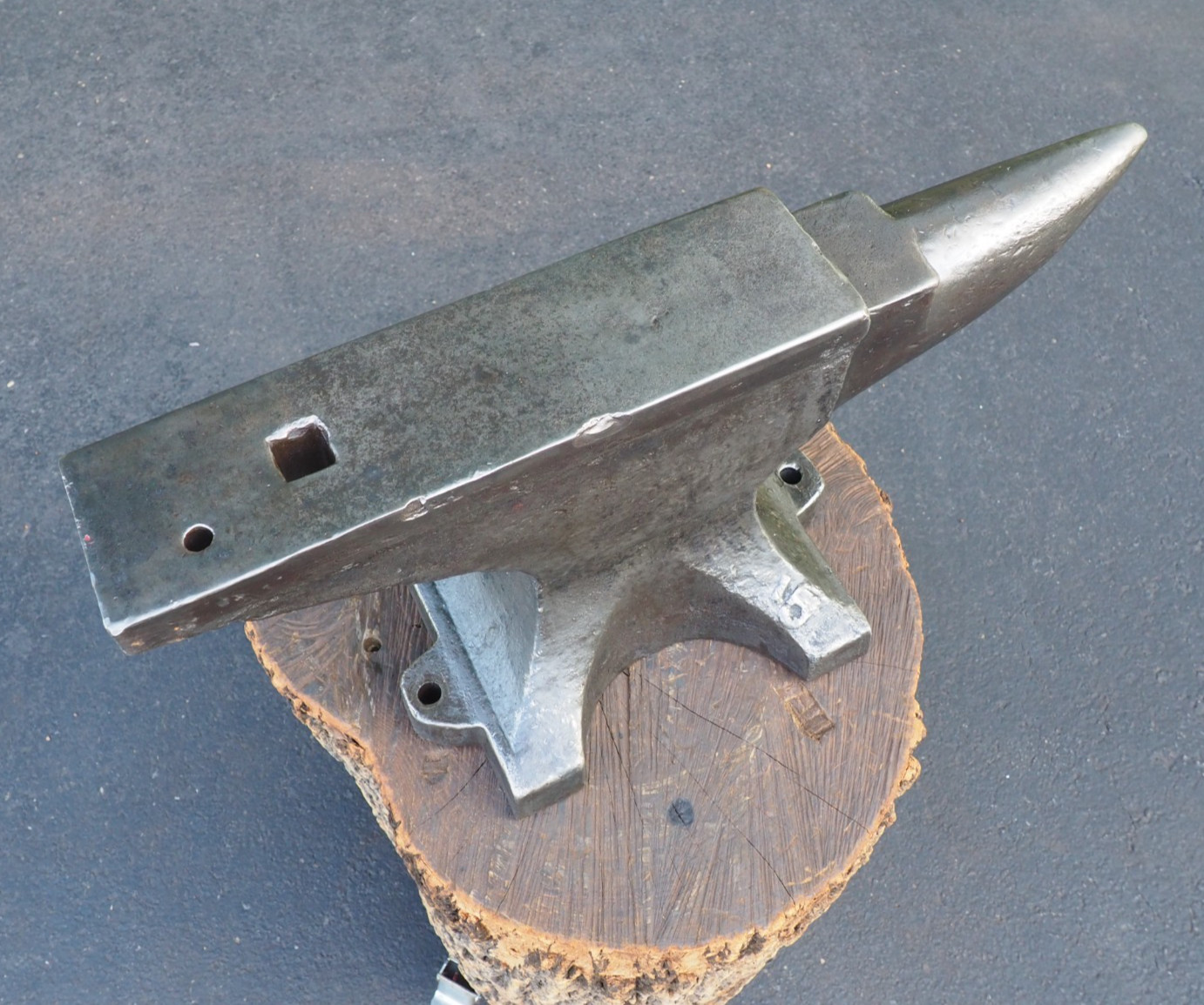 BIG 1940s FACTORY “FISHER NORRIS” BLACKSMITH 150LBS ANVIL ANTIQUE VISE RR BLADE