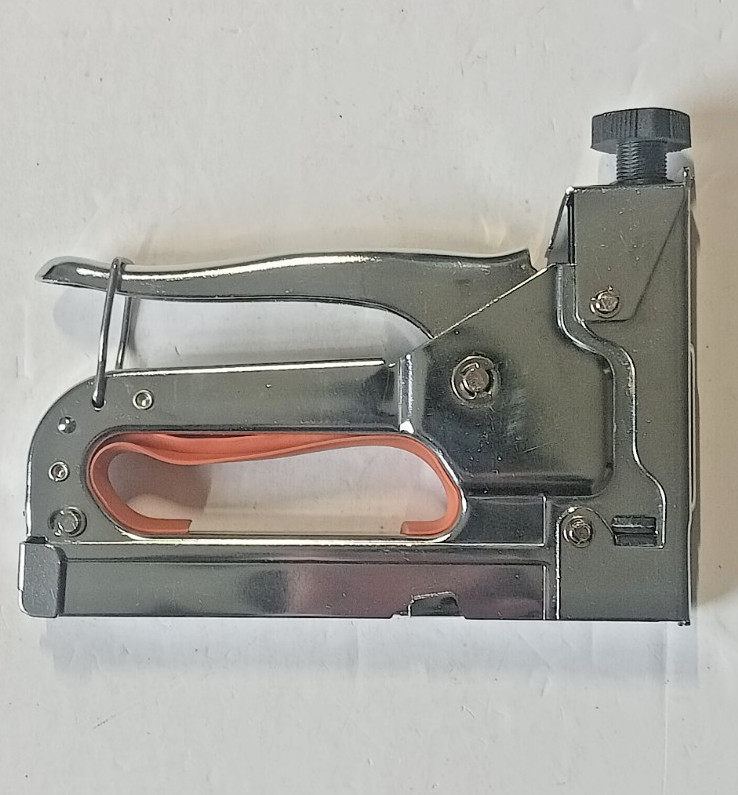 G S 4 way Staple Gun take 10-12 & 4-14 hoop and 10-14 & 12-14 pins new old stock
