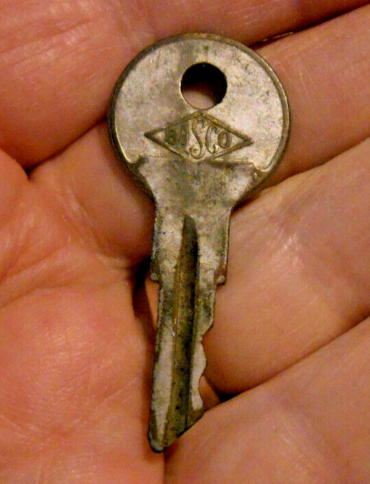 Vintage Old Antique 1925-31 Hudson Essex Briggs Stratton BASCO Key # HM261 USA