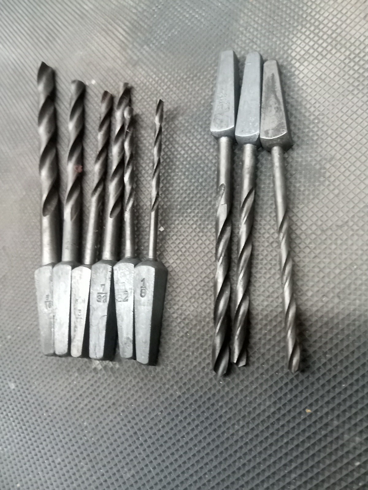 Lot 9x Machinists Brace Bits 5/16, 1/4, (2x) 3/16, (2x) 7/32, (2x) 5/32, 1/8.