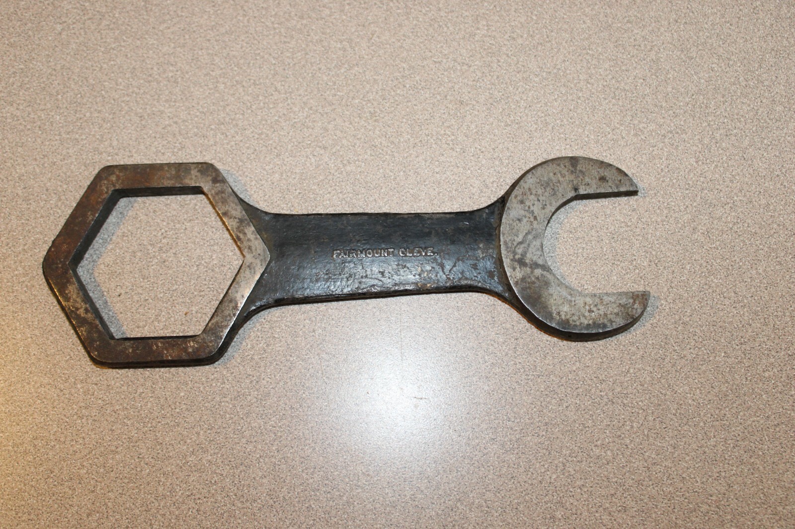 Vintage FAIRMOUNT Hub Cap Wrench 1 1/2″ and 2 1/8″ Closed End