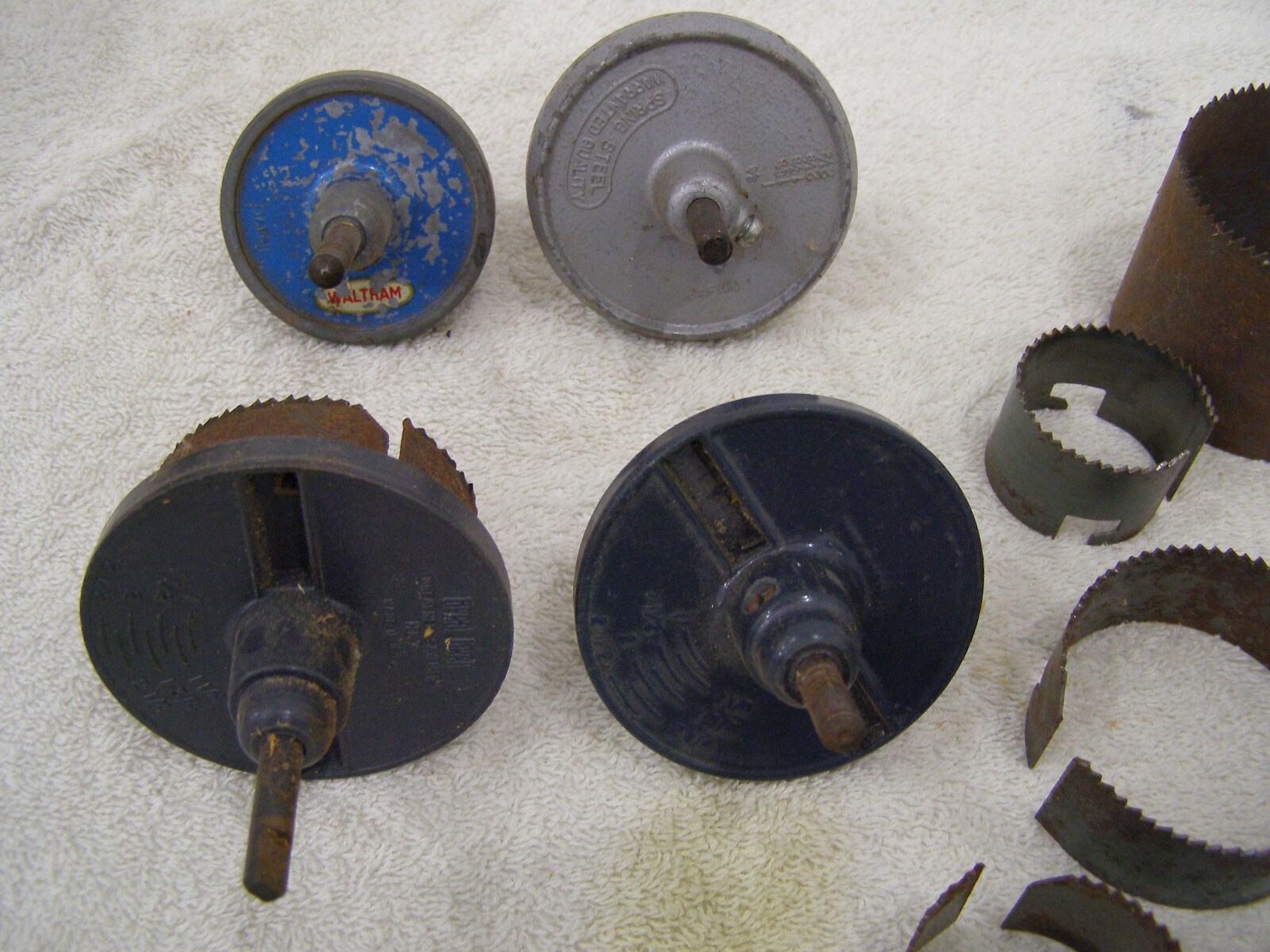 4 Vintage Hole Saws W/ Blades 2 USA Made 2 Japan Made Great Neck & Waltham