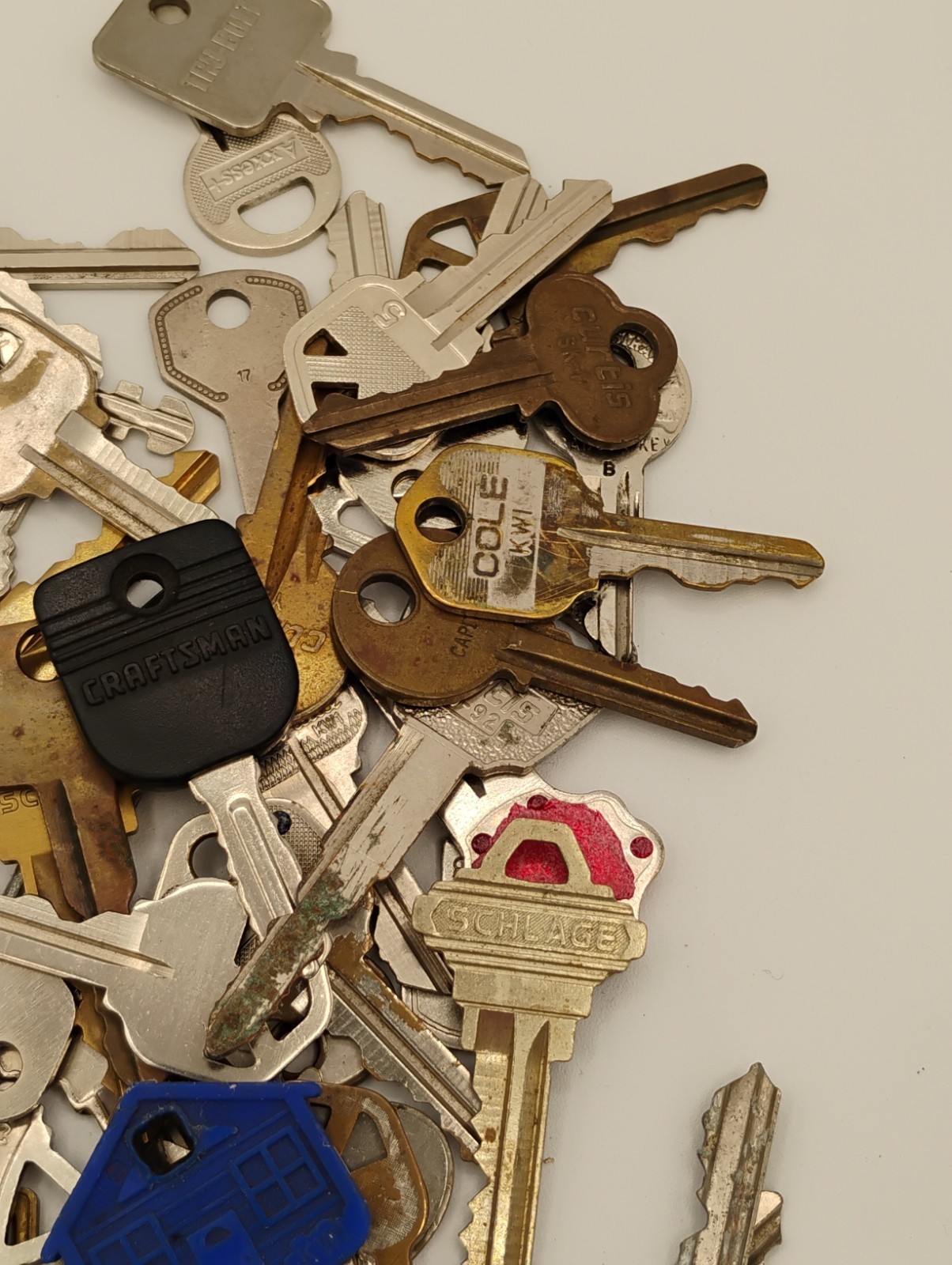 1 Pound of Miscellaneous Vintage, Modern Keys, Craftsman, Schlage, Yale & More