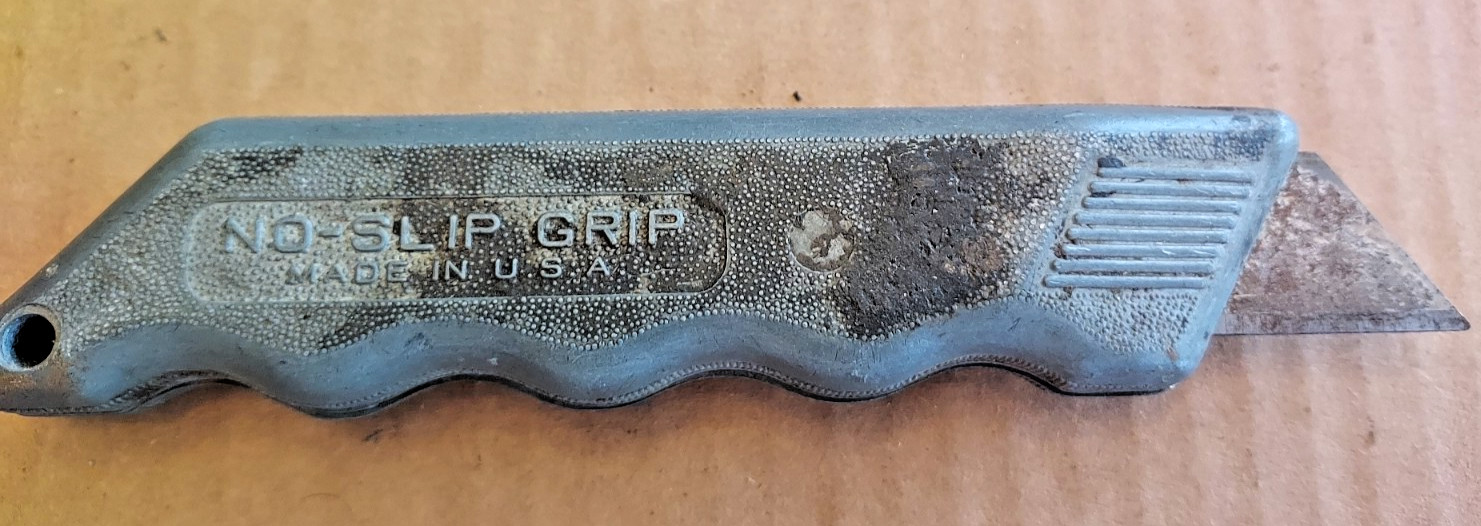 Vintage Globemaster #63360 “No Slip Grip” utility knife. Made in USA. – RARE!