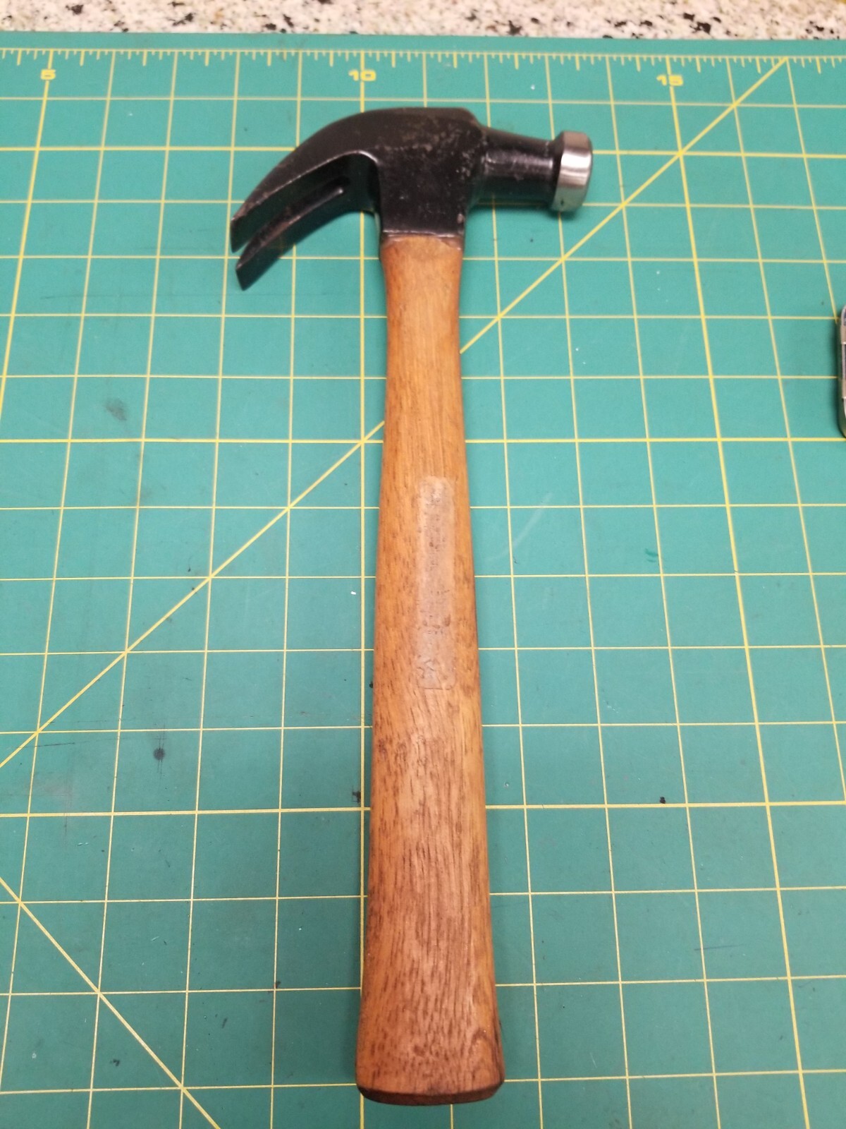 Vintage PLUMB No 11-464 PERMABOND 16 OZ Claw Hammer Cooper Tools USA