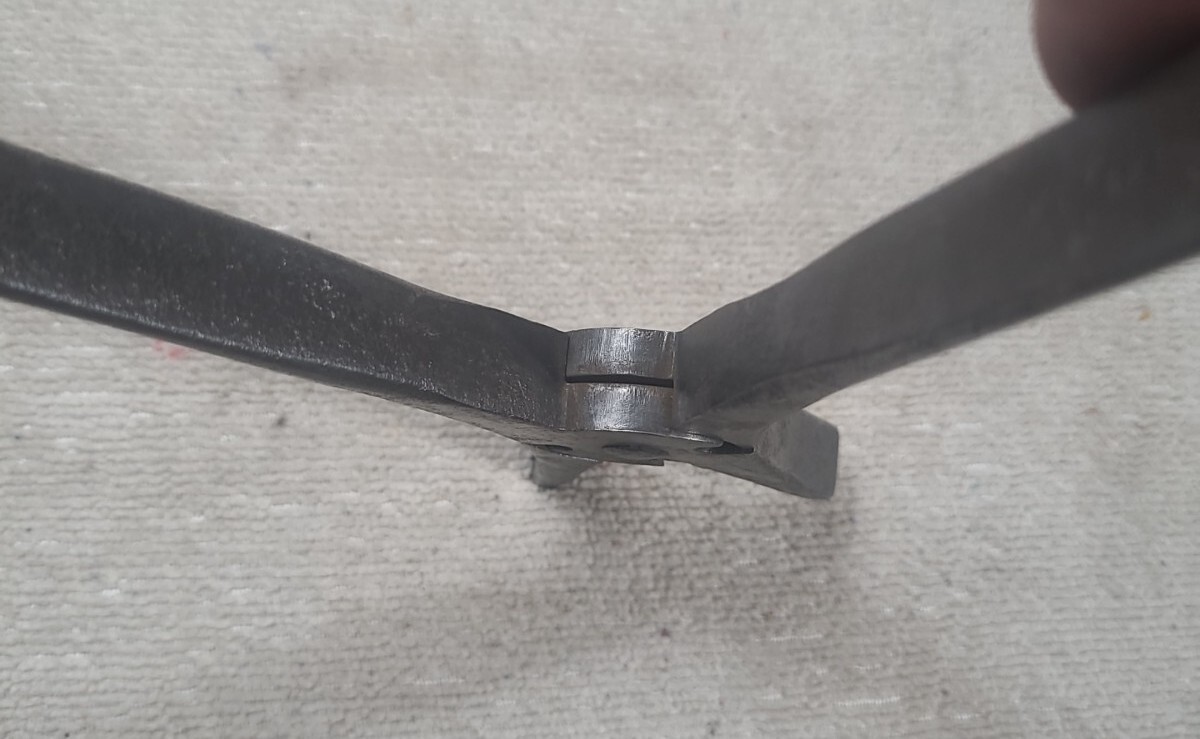 Vintage 10″ J.M. KING & Co. Button Pliers Linesman Pliers/Wire Cutters USA MADE