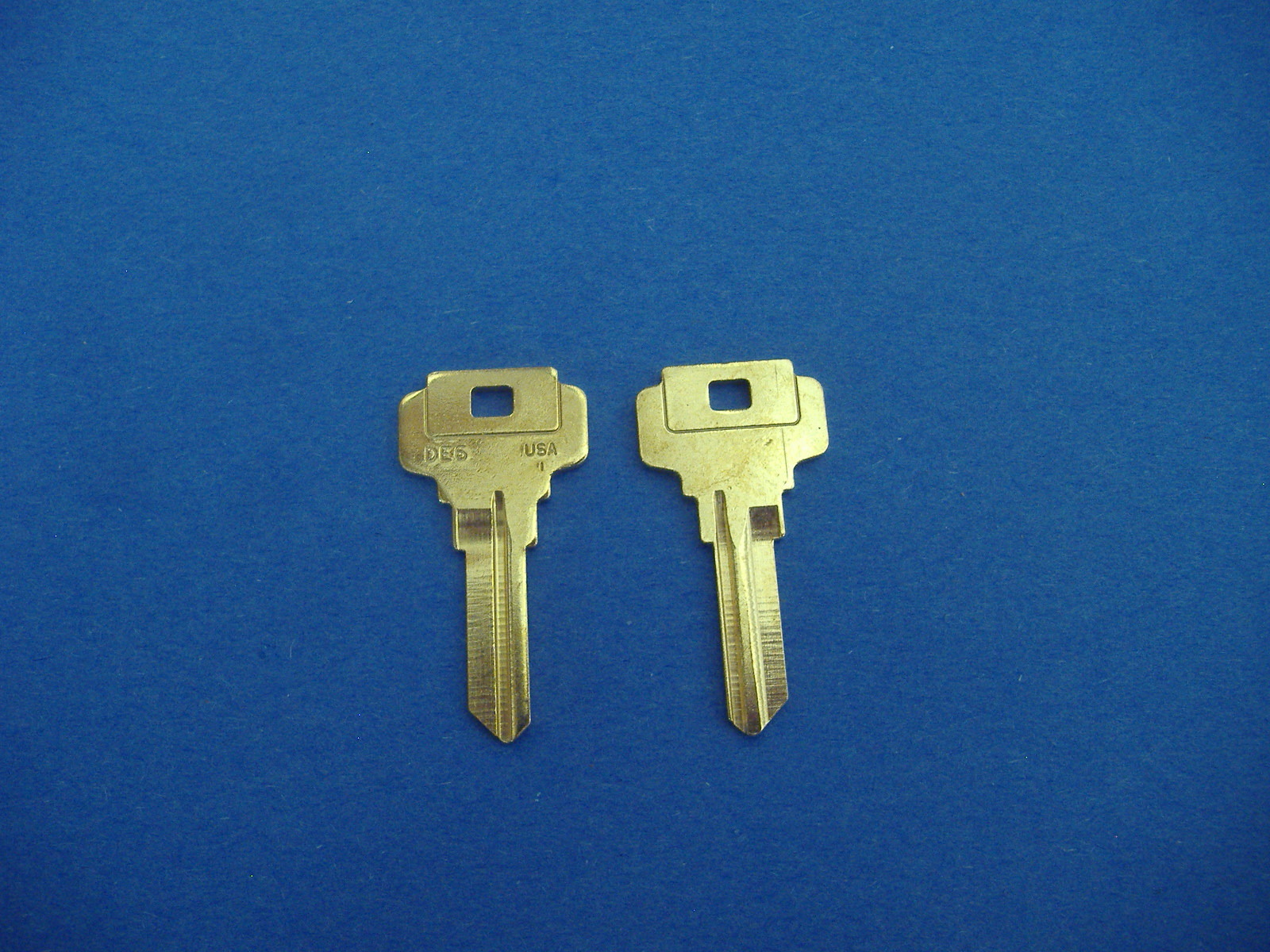TWO LOCKSMITH DE6 KEY BLANKS FITS DEXTER SOLID BRASS MADE IN USA