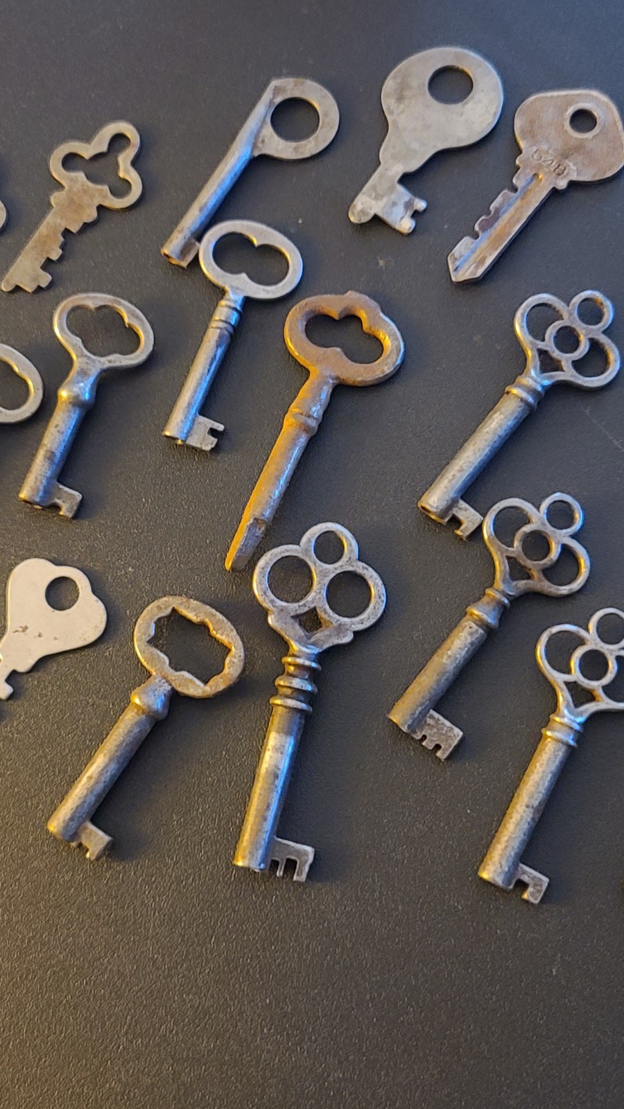 Lot of Antique Keys 17 Furniture Skeleton Cabinet Clock in Vintage Mustard Jar