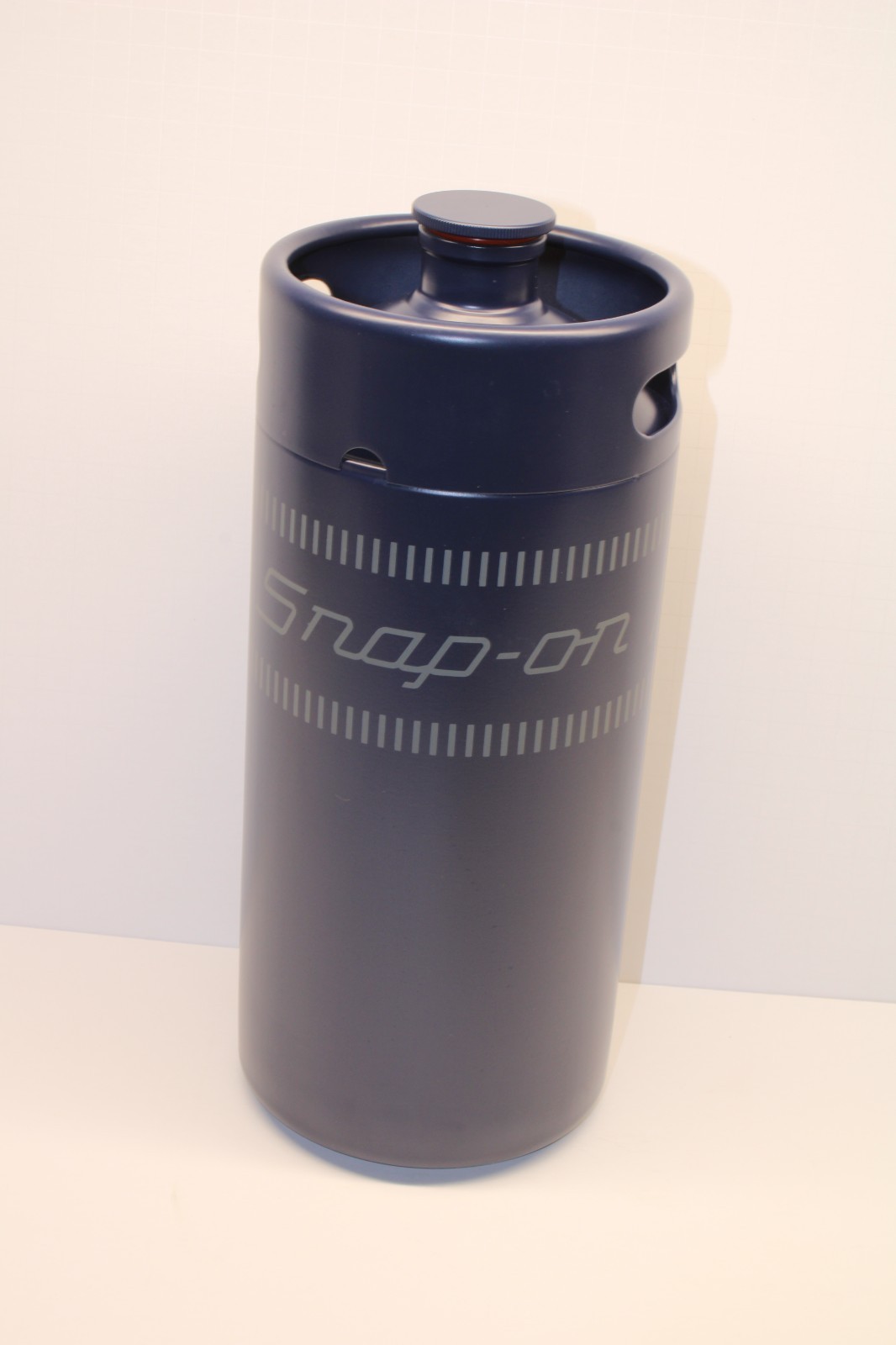 DARK TITANIUM Snap-on Collectable Co2 Beer Growler/tap set complete