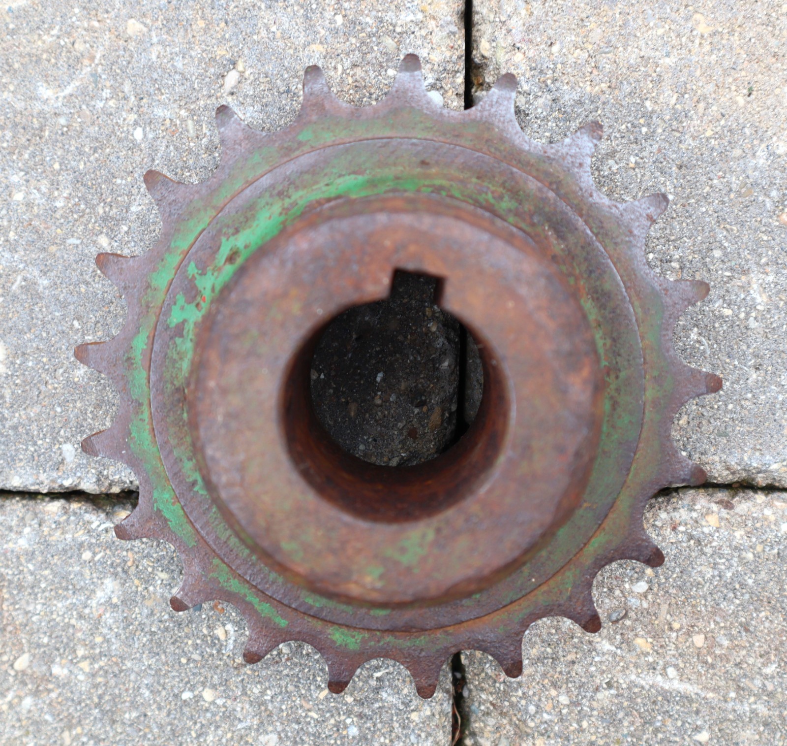 Lot of 2 Rustic Farm Implement Sprockets ~ Gears in Red & Green Paint