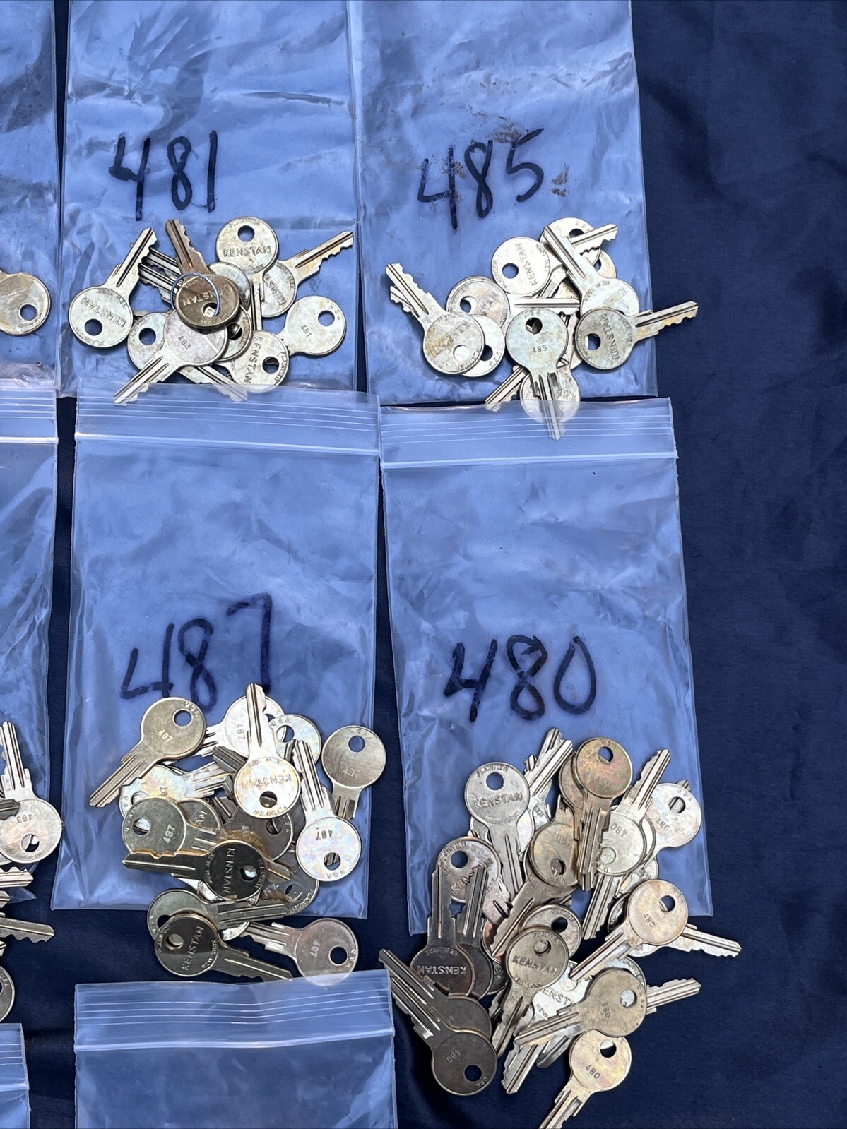 VINTAGE Keys LOT Of 150 Brass KENSTAN Made In USA NEW YORK KEYS
