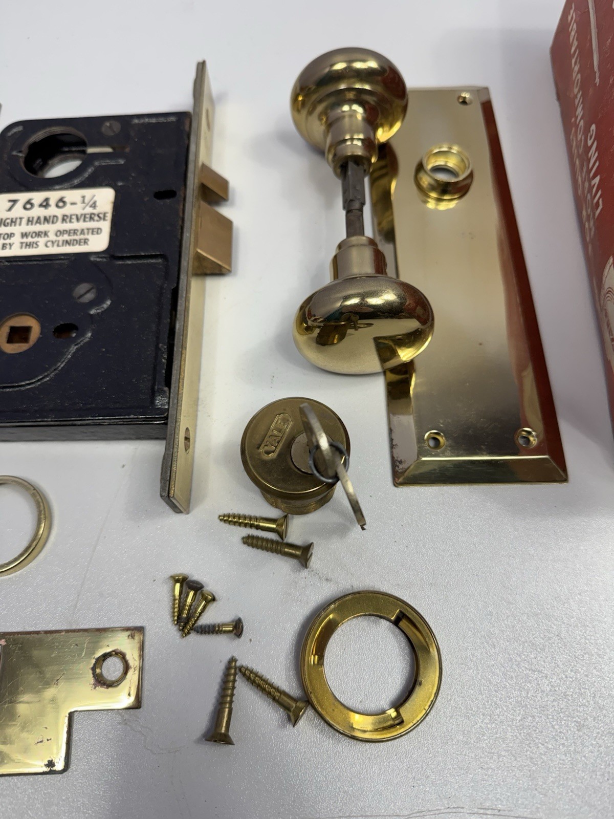 Yale 7646-1/4 Right Hand Reverse Lock Cylinder Mortise Vintage Door Knob Keys