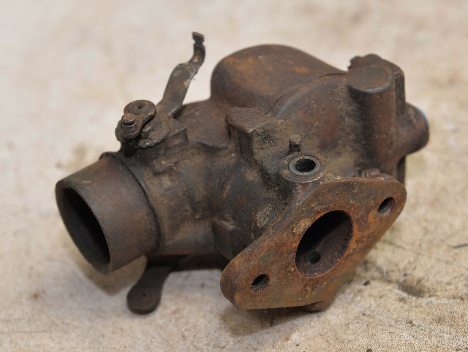 Vintage Zenith tractor carburator 915 collectible early engine part farm tool