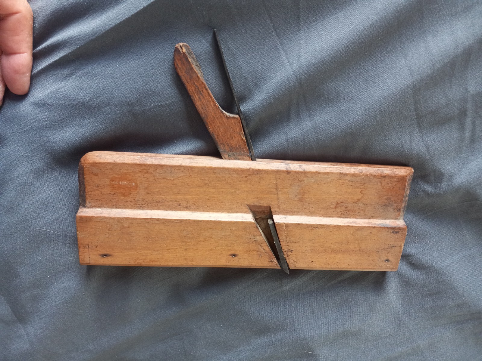 WOODEN MOLDING PLANE – SIDE BEAD