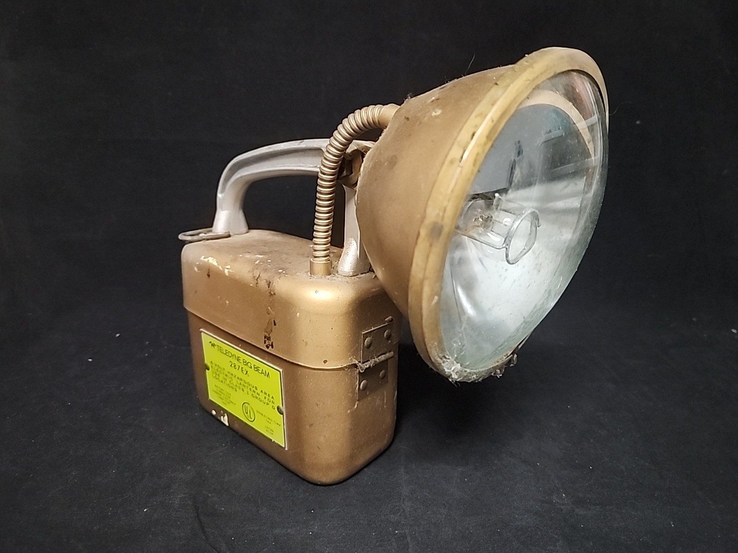 Vintage Teledyne Big Beam Model 287EX Hand Lantern Flashlight Rare Gold Color