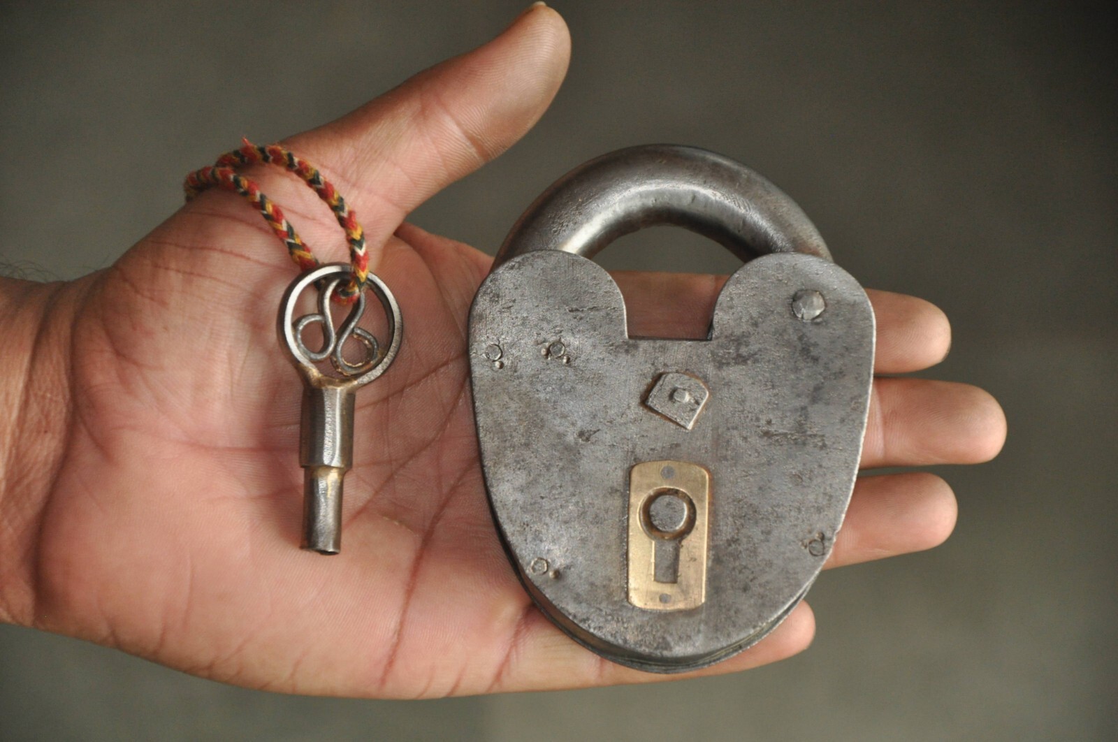 Vintage Unique Shape Solid Heavy Iron Screw System Pad Lock