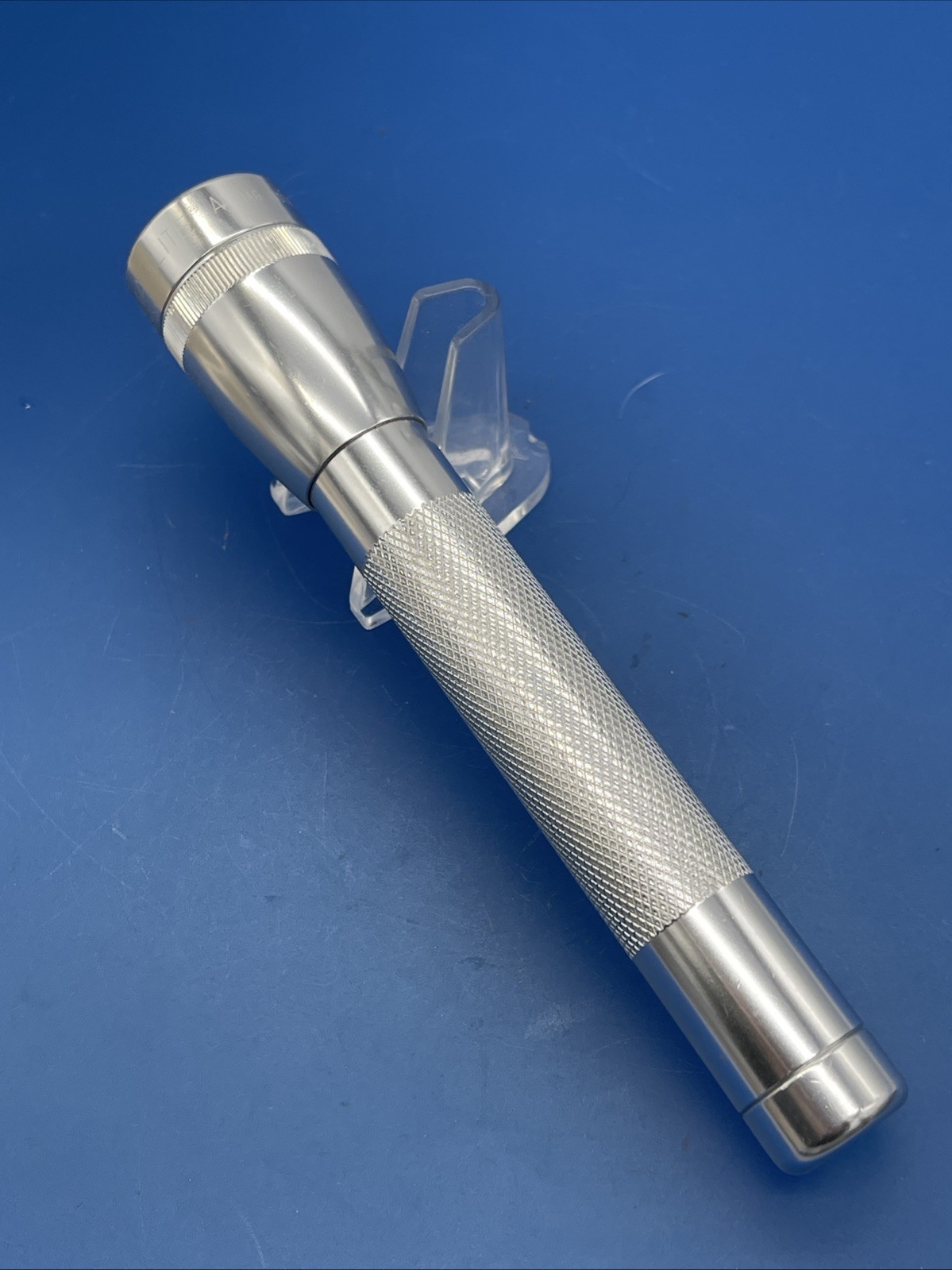 #R28F Mini Maglite Flashlight AA Aluminum 6″ Mag Instruments California Vintage