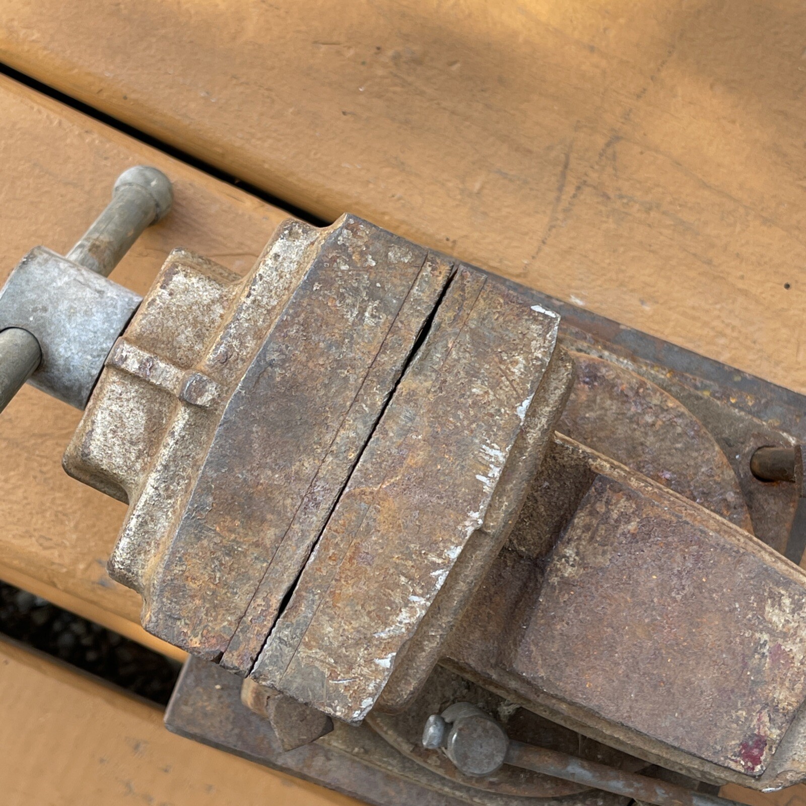 MONTGOMERY WARD POWR-KRAFT 4″ Bench Vise ART DECO USA Model 84-5427