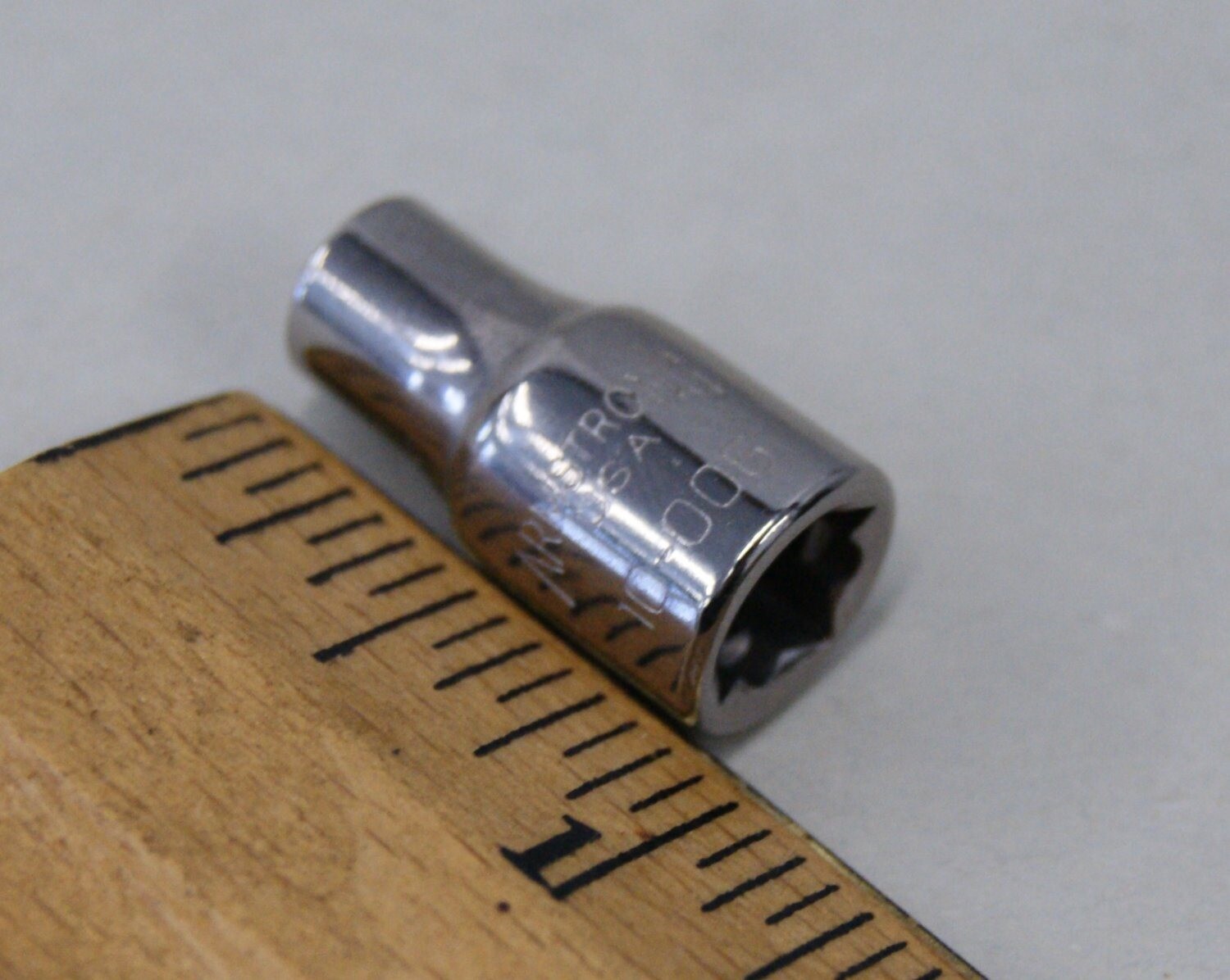 Armstrong Made in USA 10-006, 1/4″ Drive, 6 point, 3/16″ Socket, New, S-6438