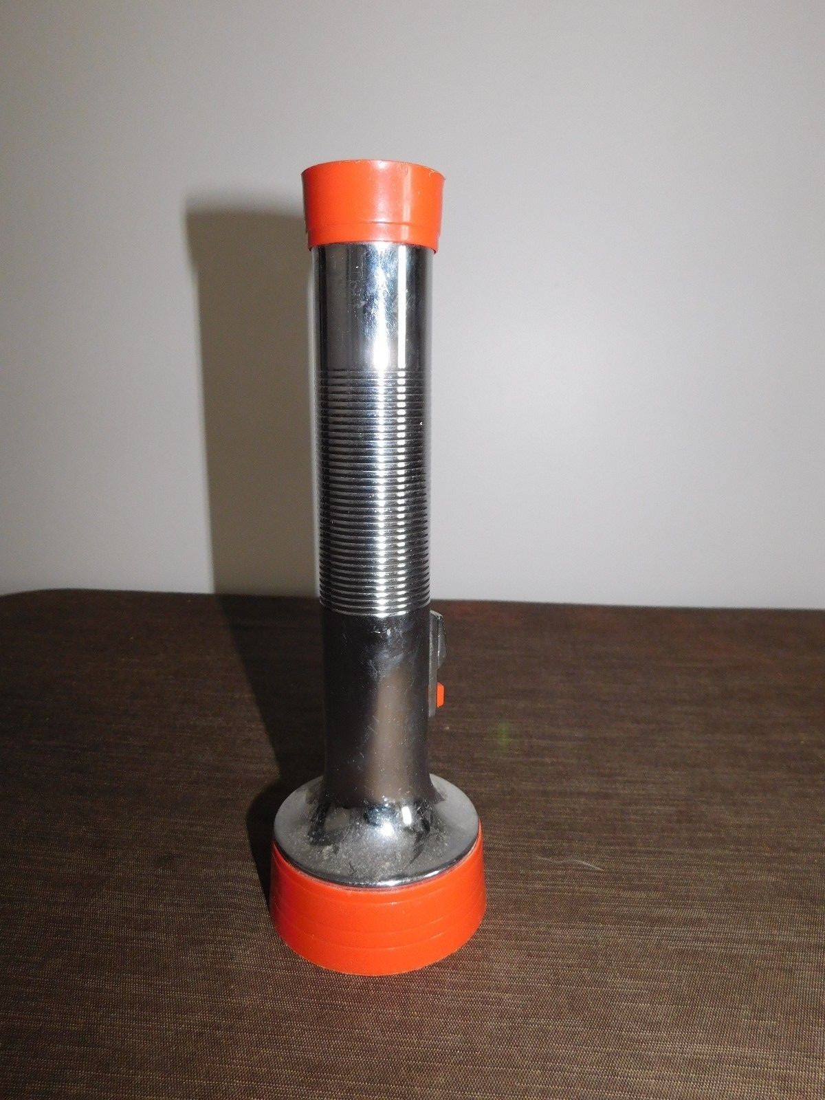 VINTAGE 10 1/4″ HIGH BALLOON RED/SILVER FLASHLIGHT