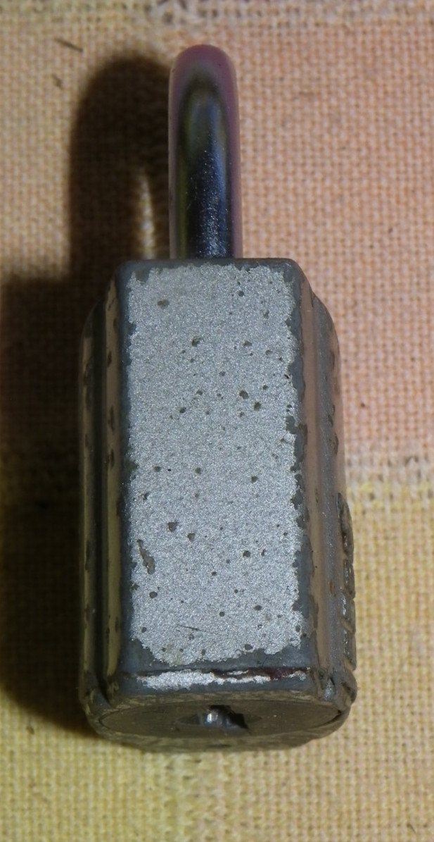 Vtg 1 3/4″ Painted Steel Chicago Lock Co Padlock With Key