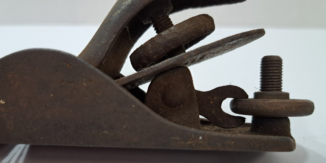 VINTAGE All METAL Small HAND Plane – Unbranded – SCREW Adjustable HEIGHT (wh3b2)