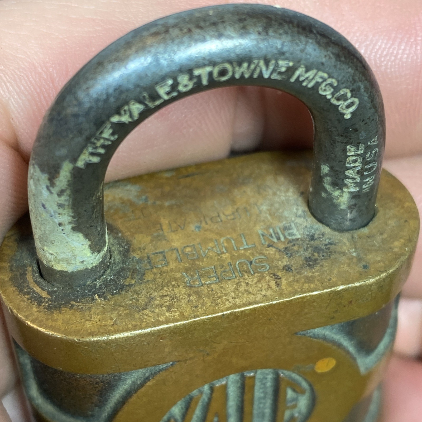 Yale & Towne Super Pin Tumbler Padlock 2P925 Key Vtg Brass Lube Graphite 2.5”