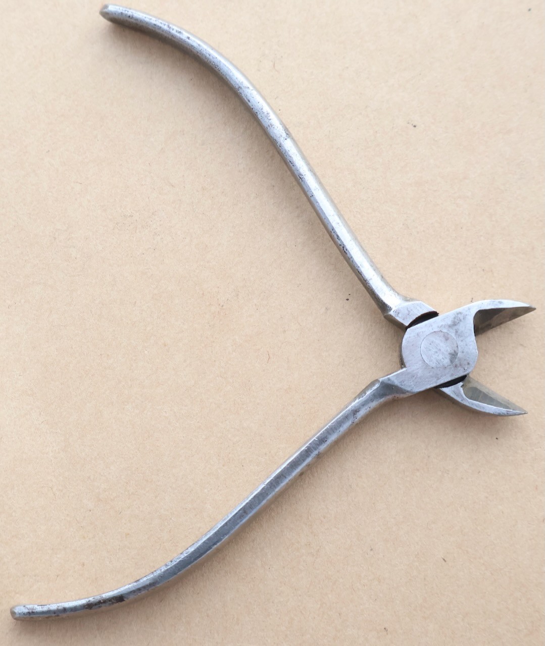 Vintage 4 1/4″ Kraeuter (USA) No. 81 Diagonal Wire Cutter – Pliers / MT Tools