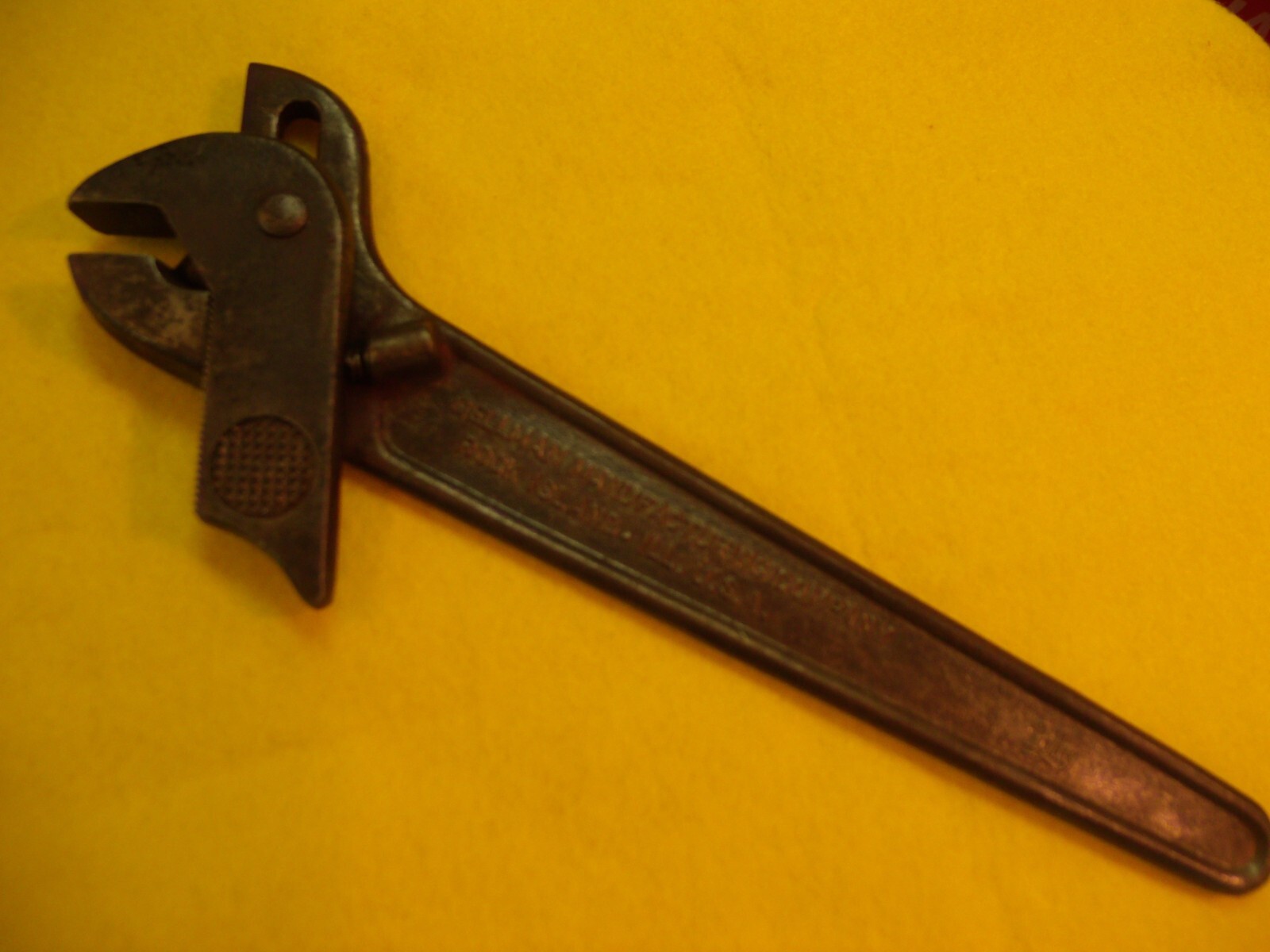 VINTAGE “GELLMAN” 12″ NUMBER 121 ADJ. END WRENCH