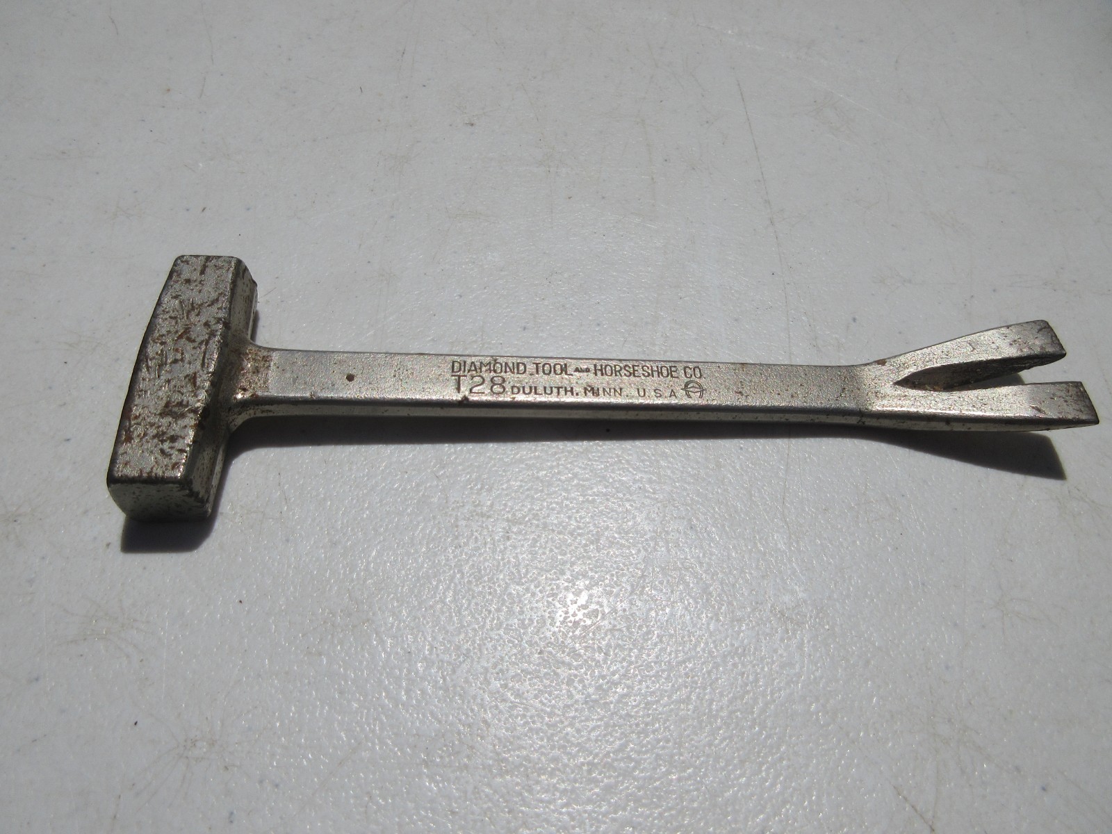 T28 Vintage Diamond Tool & Horseshoe Co. – CRATE HAMMER, NAIL PULLER, PRY BAR