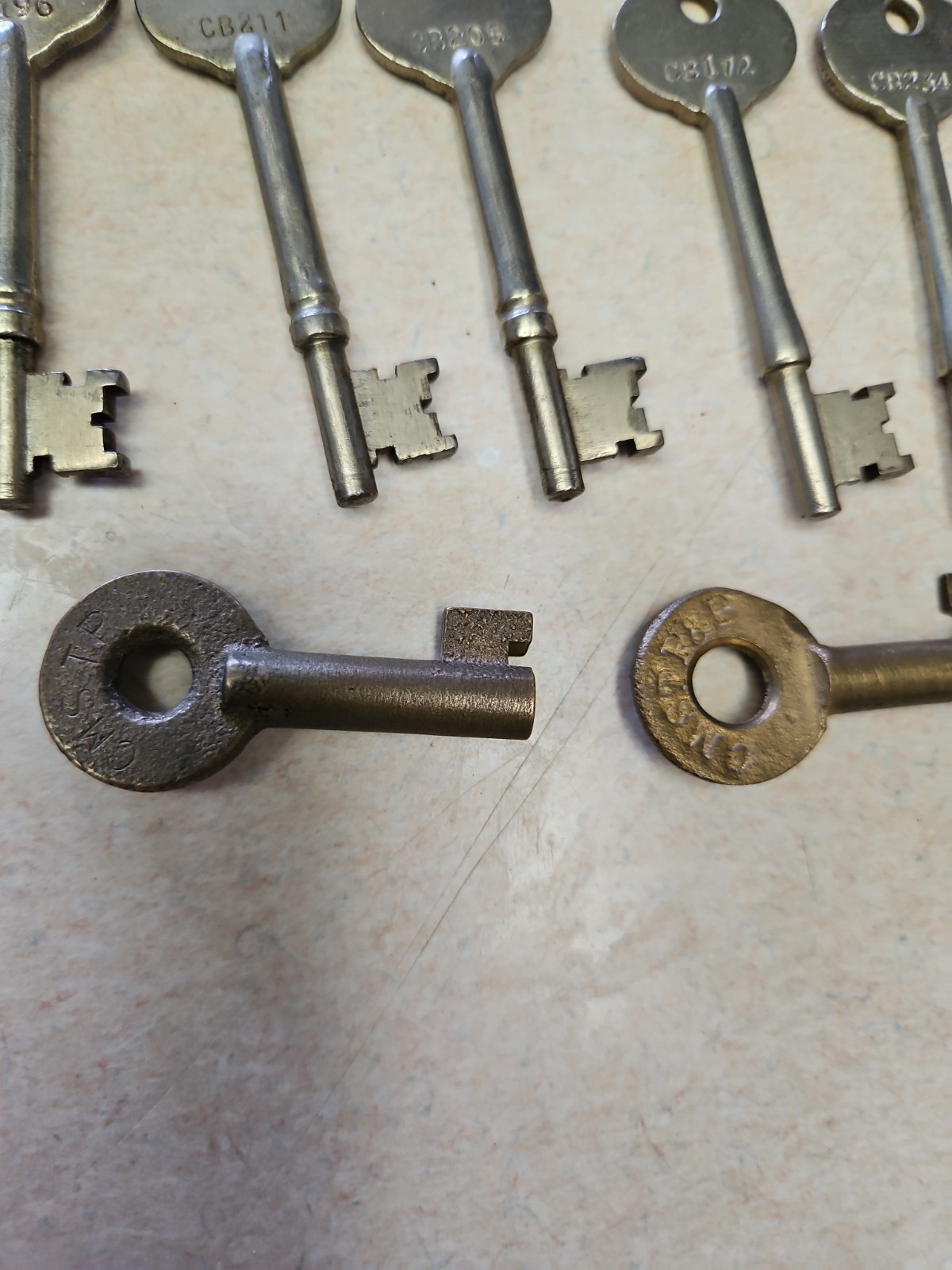Lot Of Over 90 Vintage Keys Skeleton Clock Padlock and More Yale Cole Rockford