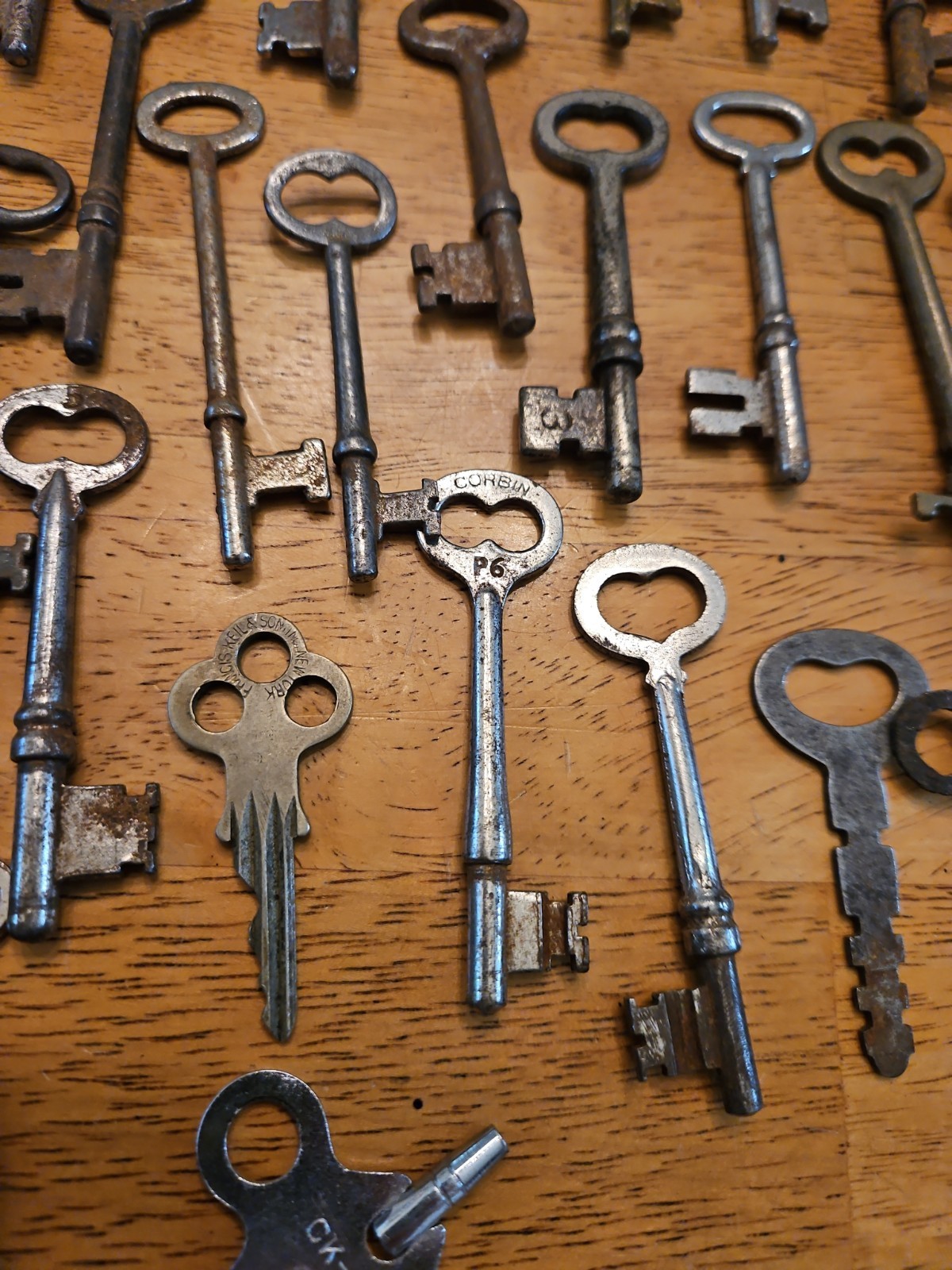 Vintage Lot Of Antique Skeleton Keys Clock Door Lock Art