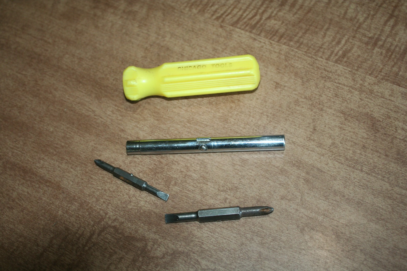 Vintage Chicago Tools 4in1 Screwdriver 2 Flat Head 2 Phillips Yellow See Pix!!