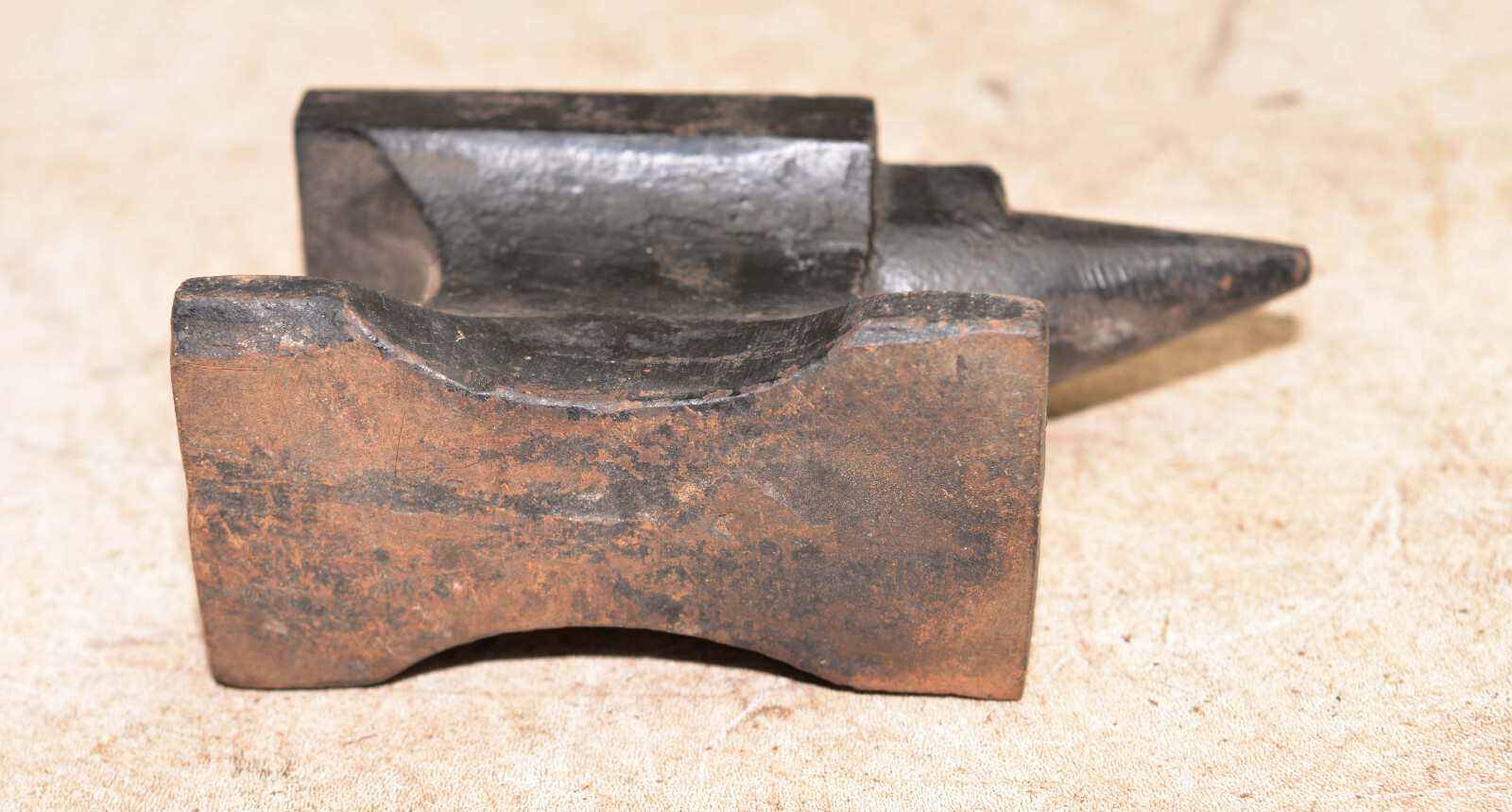 Vintage 6 1/2 lb jewelers bench anvil metal working forging knife makers tool