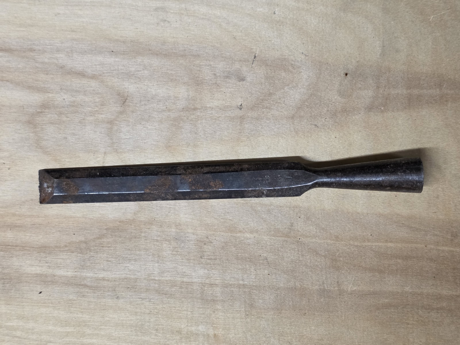 Vintage B-B 3/4″ Bevel Edge Socket Chisel
