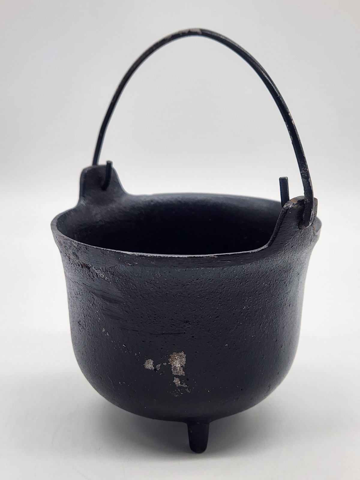 Vintage Decorative Small Cast Iron Cauldron Smelting Pot Stamped 213 3 Legs