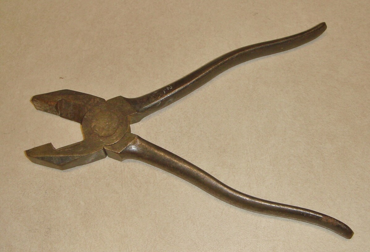 VINTAGE KRAEUTER 1800 8-1/2 USA LINESMAN HEAVY DUTY SIDE CUTTING PLIERS