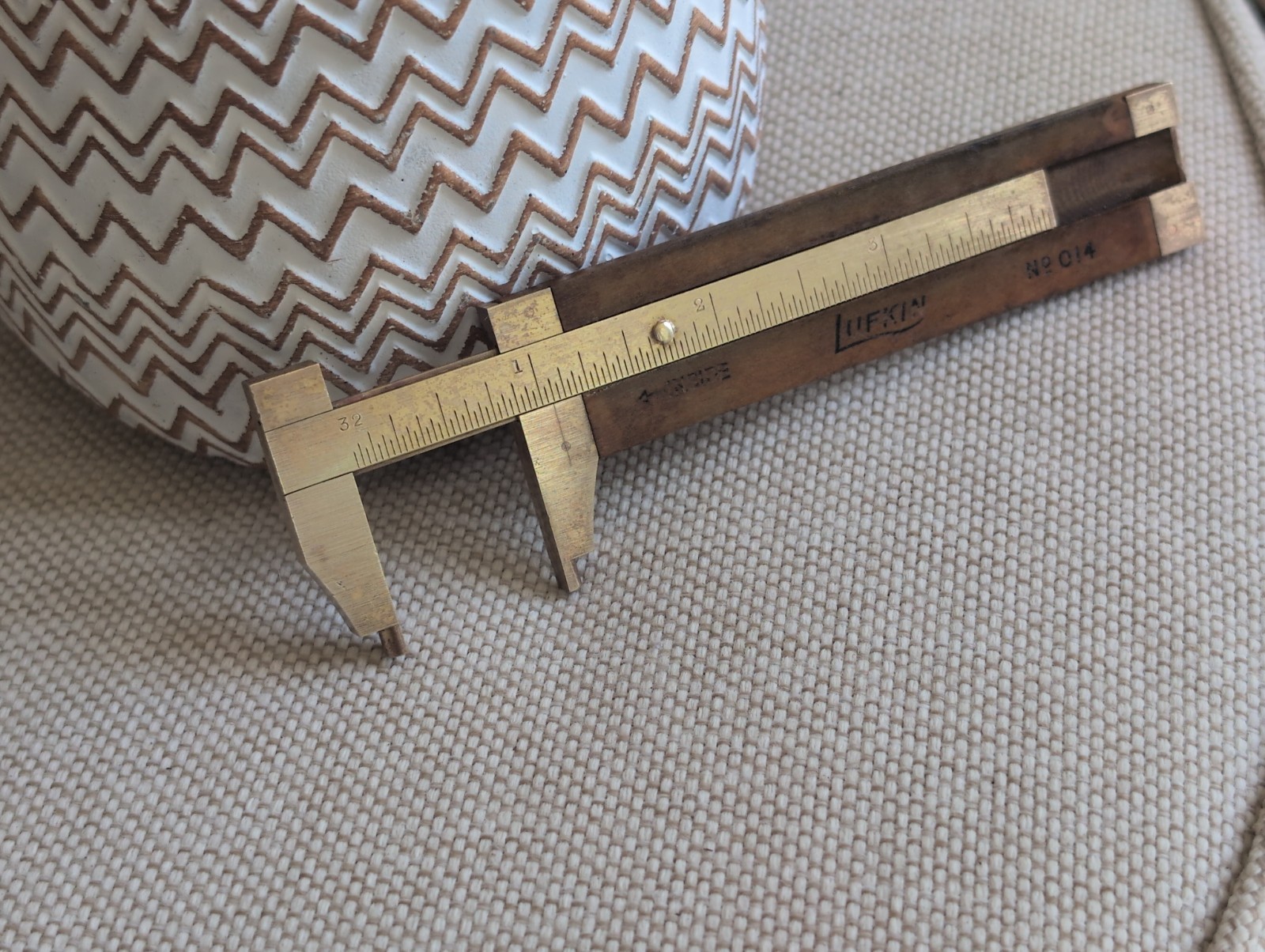 VINTAGE LUFKIN BOXWOOD BRASS CALIPER RULER NO. 014