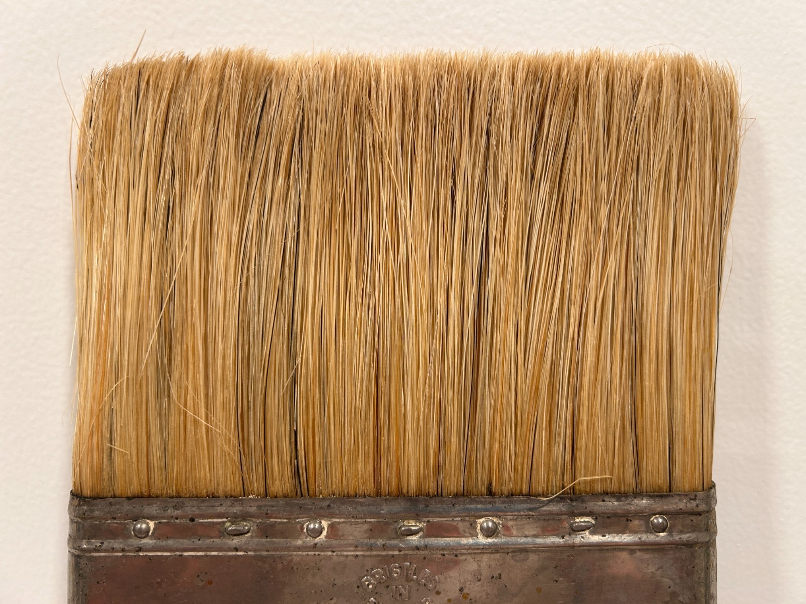 Vintage Henry Bosch & Co. 7″ Wall Brush No. 330 – Bristles in Rubber, Chicago NY