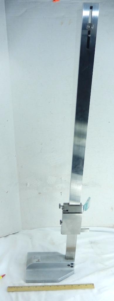 Large Vintage Mitutoyo Vernier Height Gage Machinist Tool w/ Box Gauge 24″ !