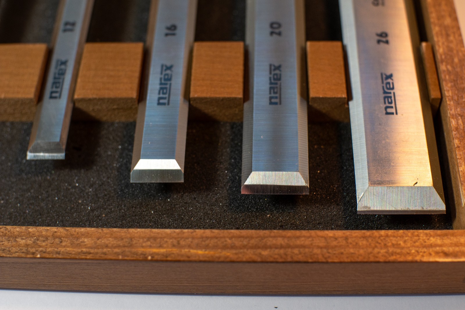 Narex 6 Piece Standard Bevel Edge Chisel Set in Wooden Presentation Box