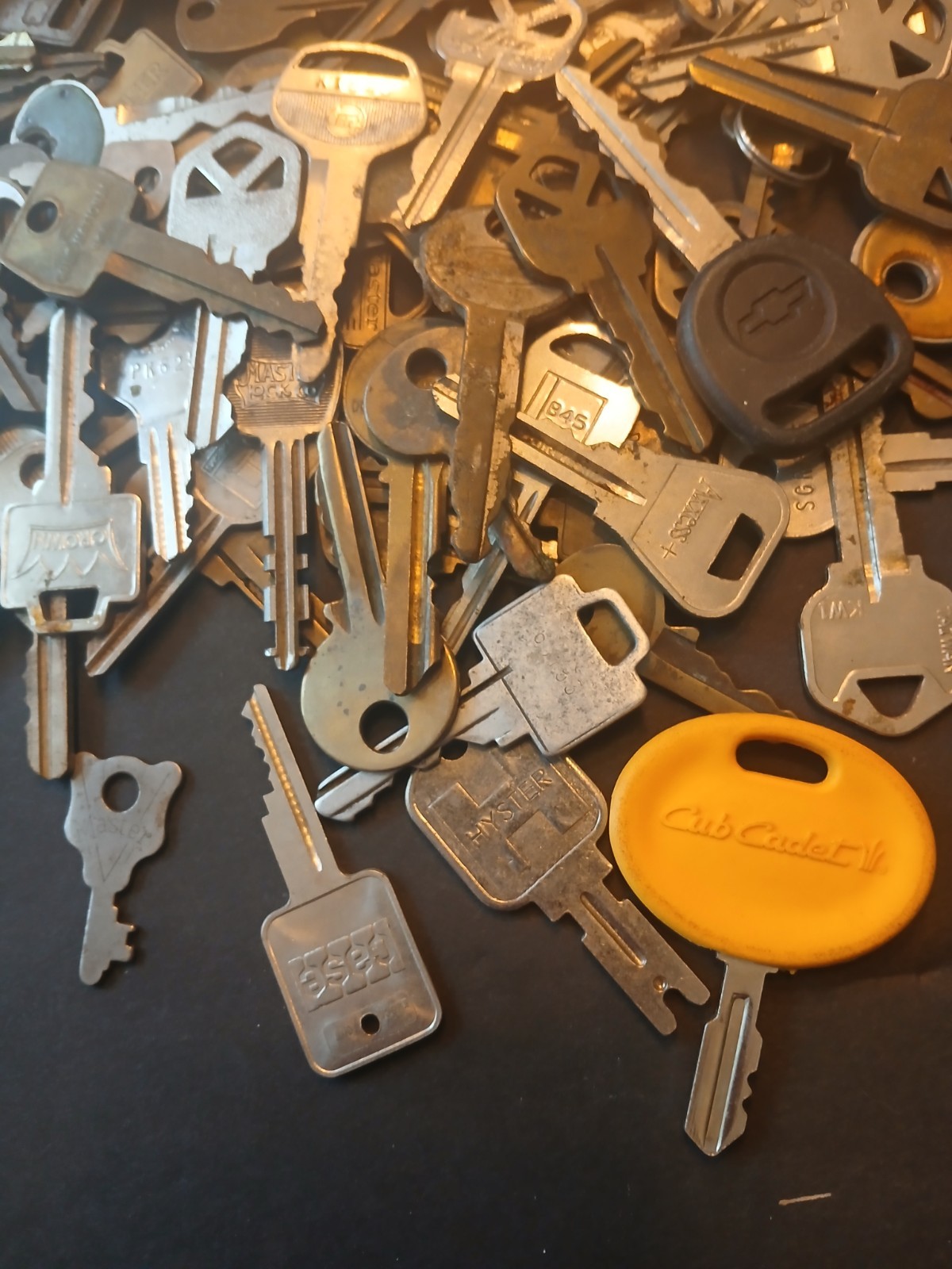 3 Plus Lbs Lot of Misc Used Cut Keys House,Car, Master, Equipment Keys (1)