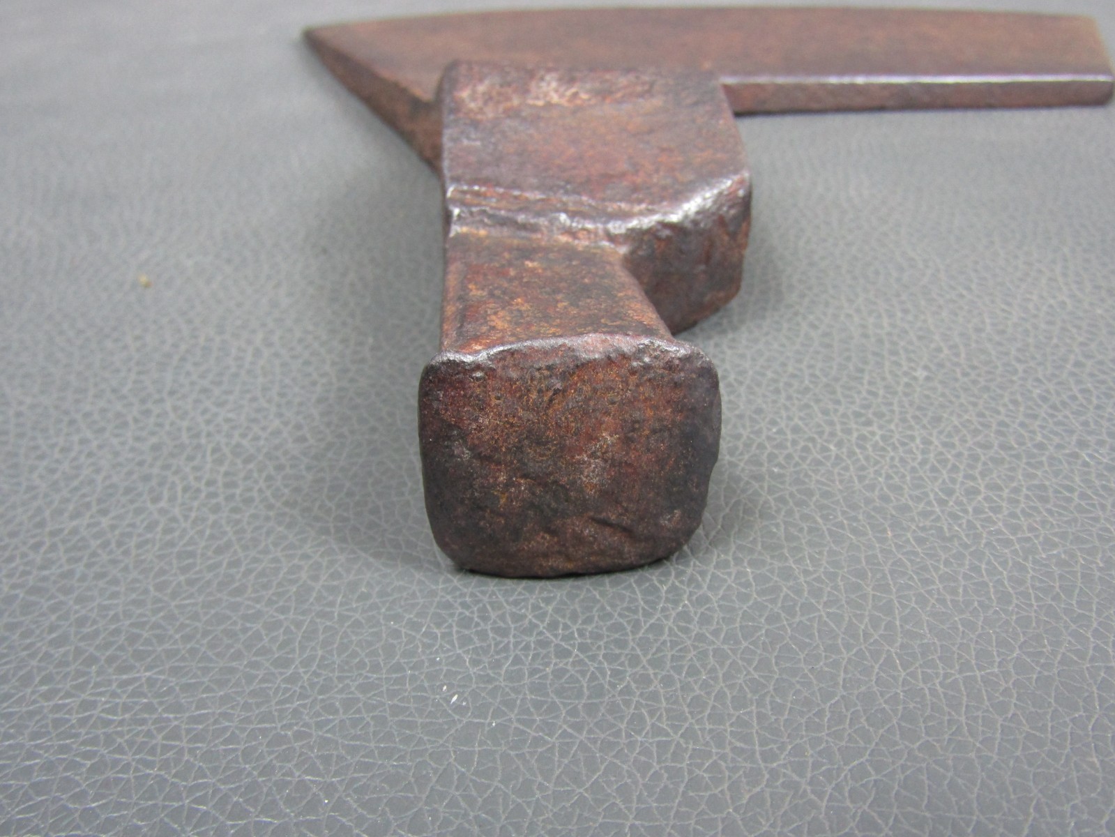 Vintage 2 1/2 lb ornate goosewing bearded side axe head old tool