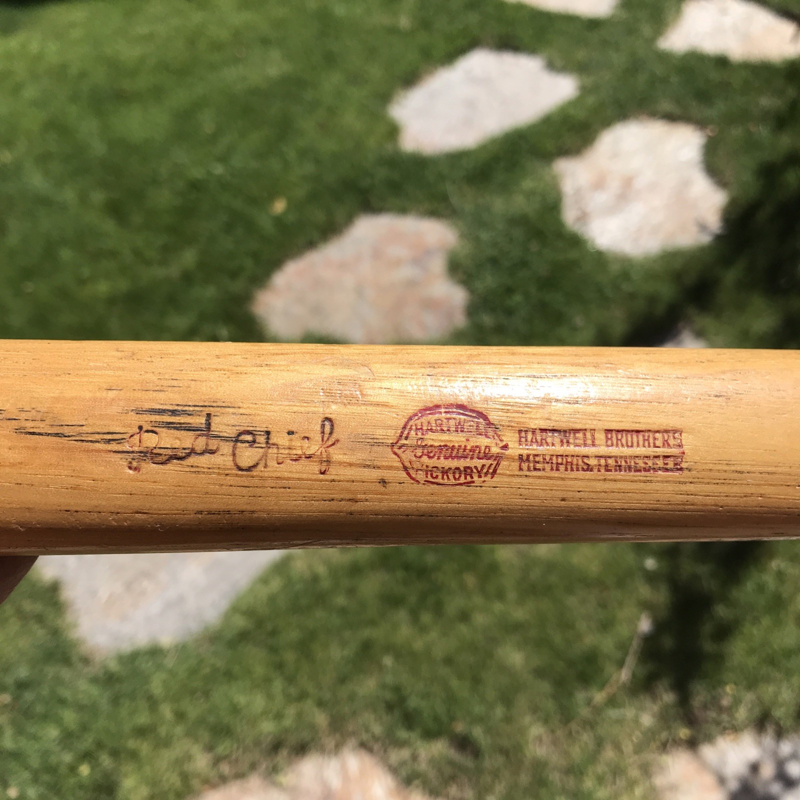 Vintage Hickory RED CHIEF Hartwell Brothers Memphis TN 36″ Hammer/Mattock Handle
