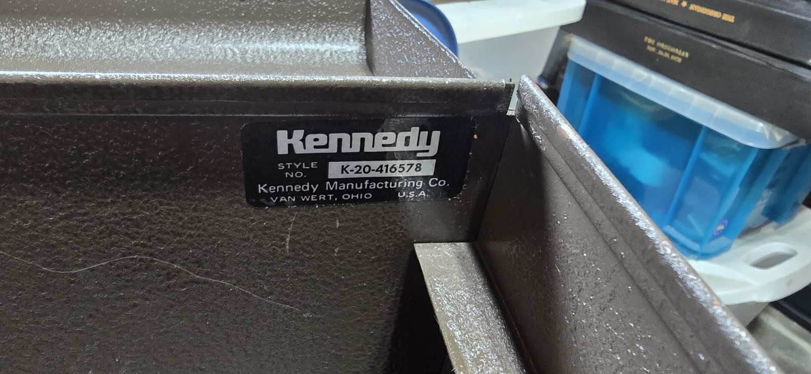 Kennedy K-20-416578 20″×10″×9″ Brown Hand Carry Tool Box.