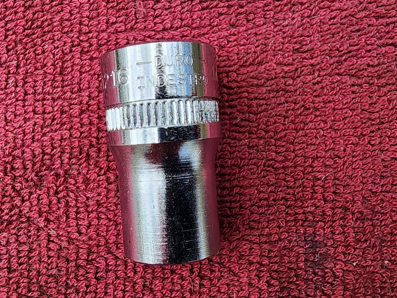 Vintage Duro Indestro No.1216 1/2″ , 1/2″ Dr. 12 Pt Socket, Excellent
