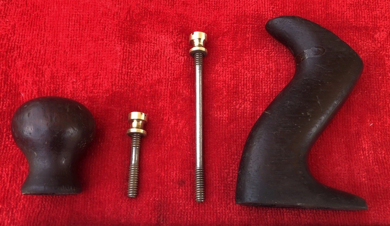 VINTAGE SHORT KNOB, TOTE & STEEL RODS WITH BRASS NUTS FROM A STANLEY No. 4 PLANE
